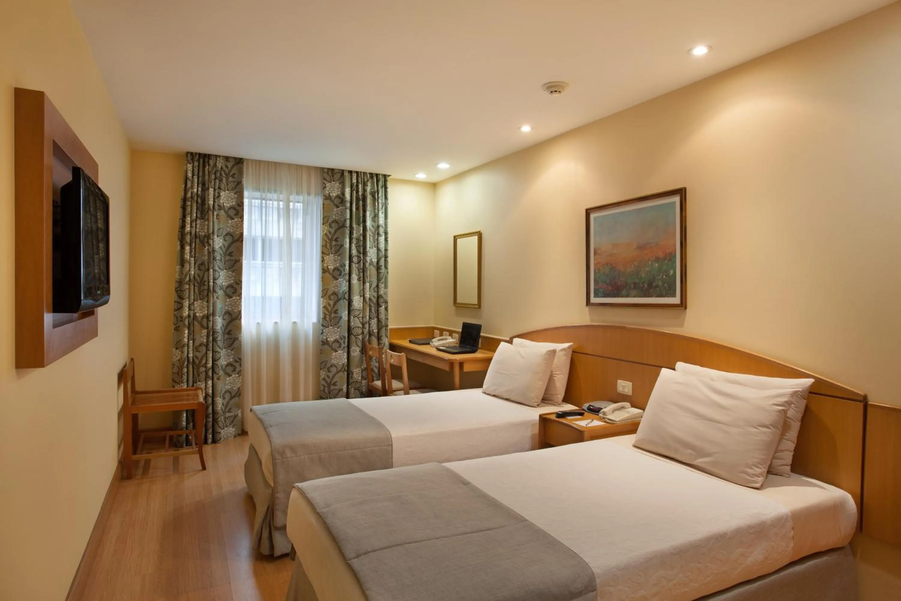 Superior Twin Room in Windsor Martinique Copacabana