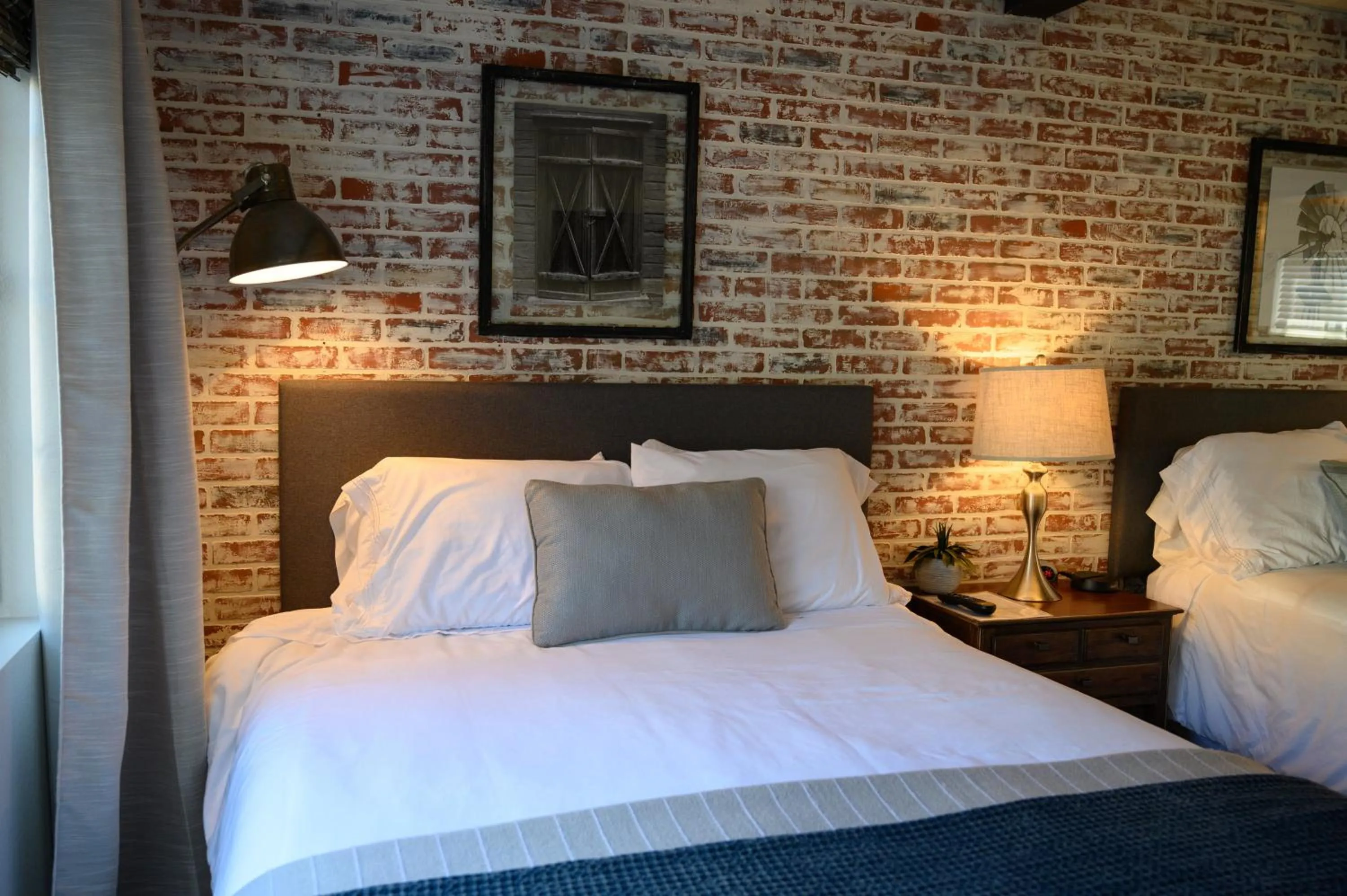 Queen Room with Two Queen Beds in Shell Beach Inn
