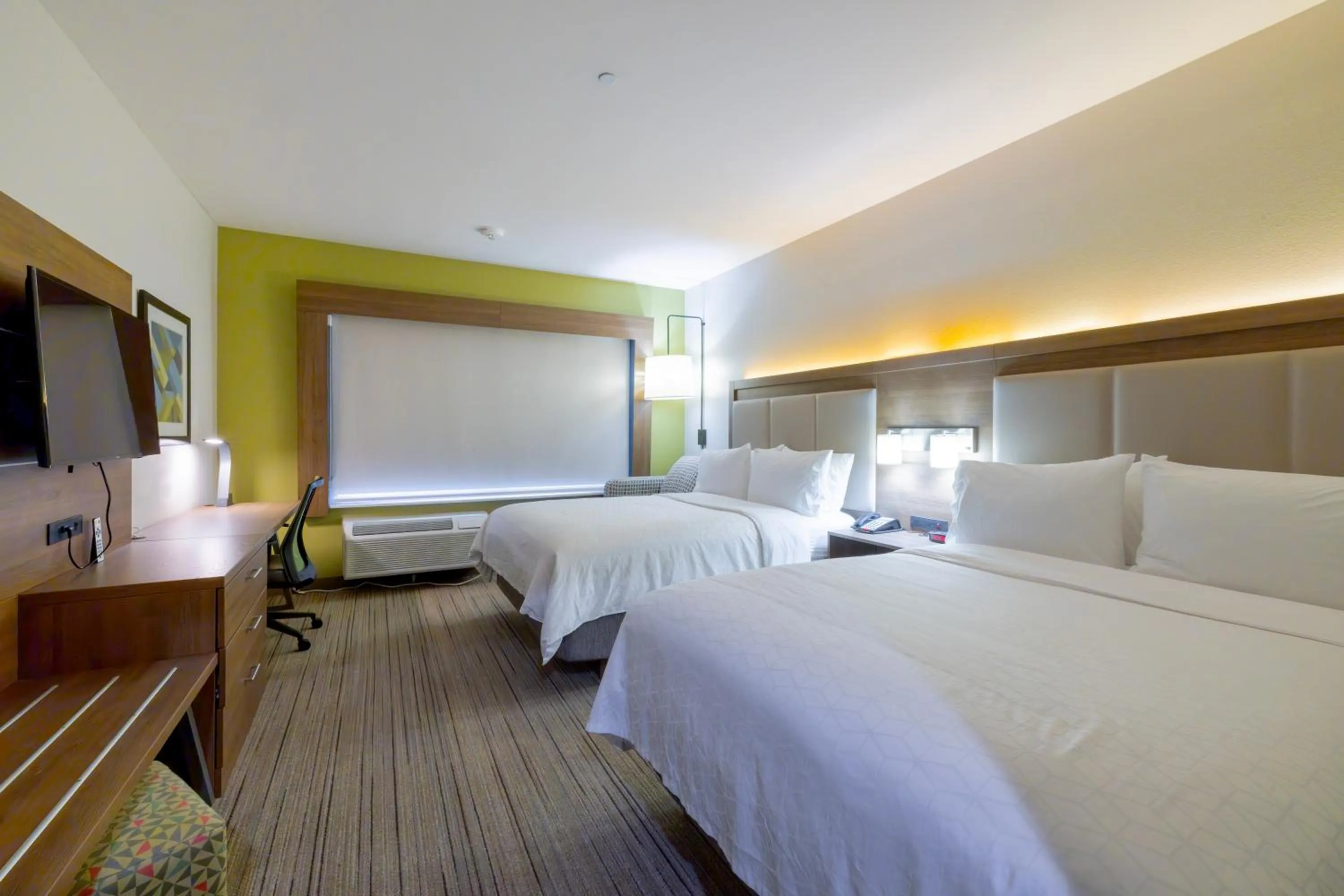 Standard Queen Room with Two Queen Beds in Holiday Inn Express & Suites Dallas NE Arboretum