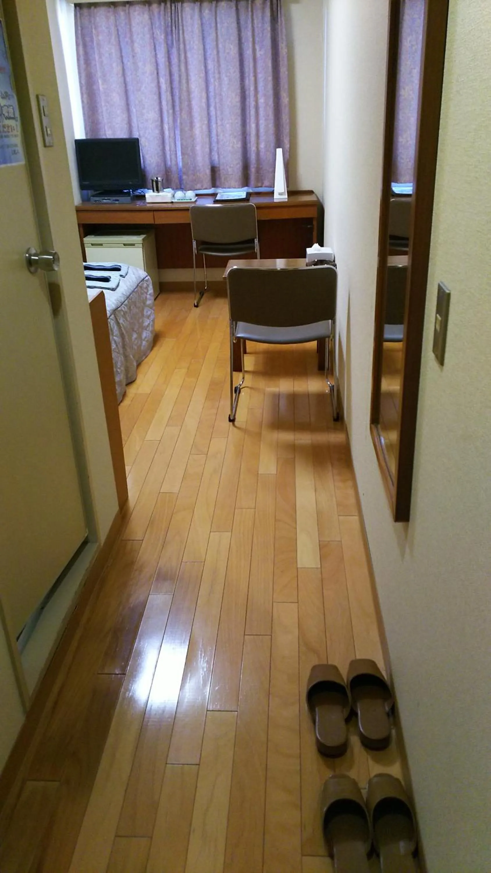 Double Room with Small Double Bed - Smoking in New Central Hotel Katsuta