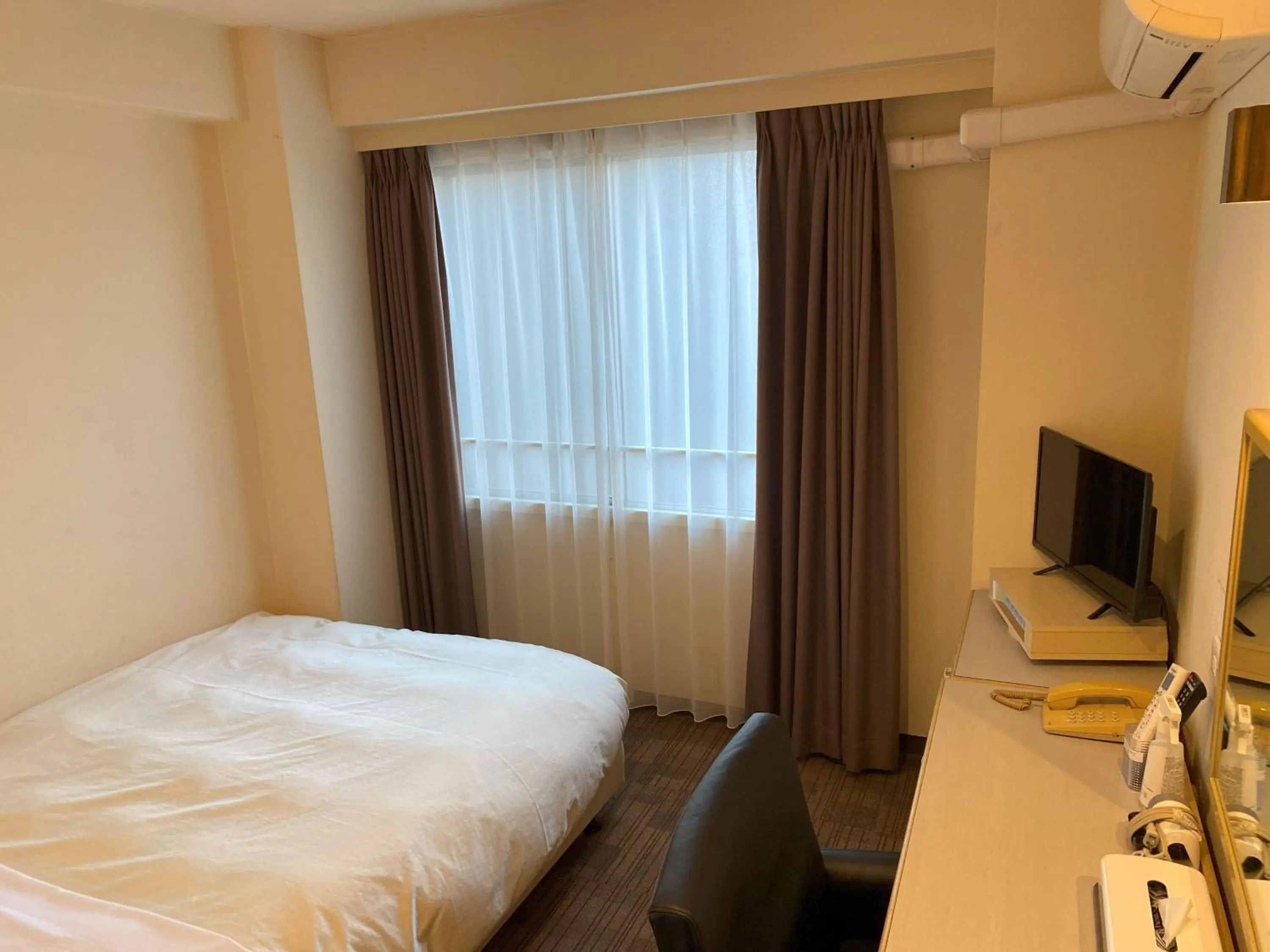 Double Room with Small Double Bed - Non-Smoking in Hotel Crown Hills Kumamoto