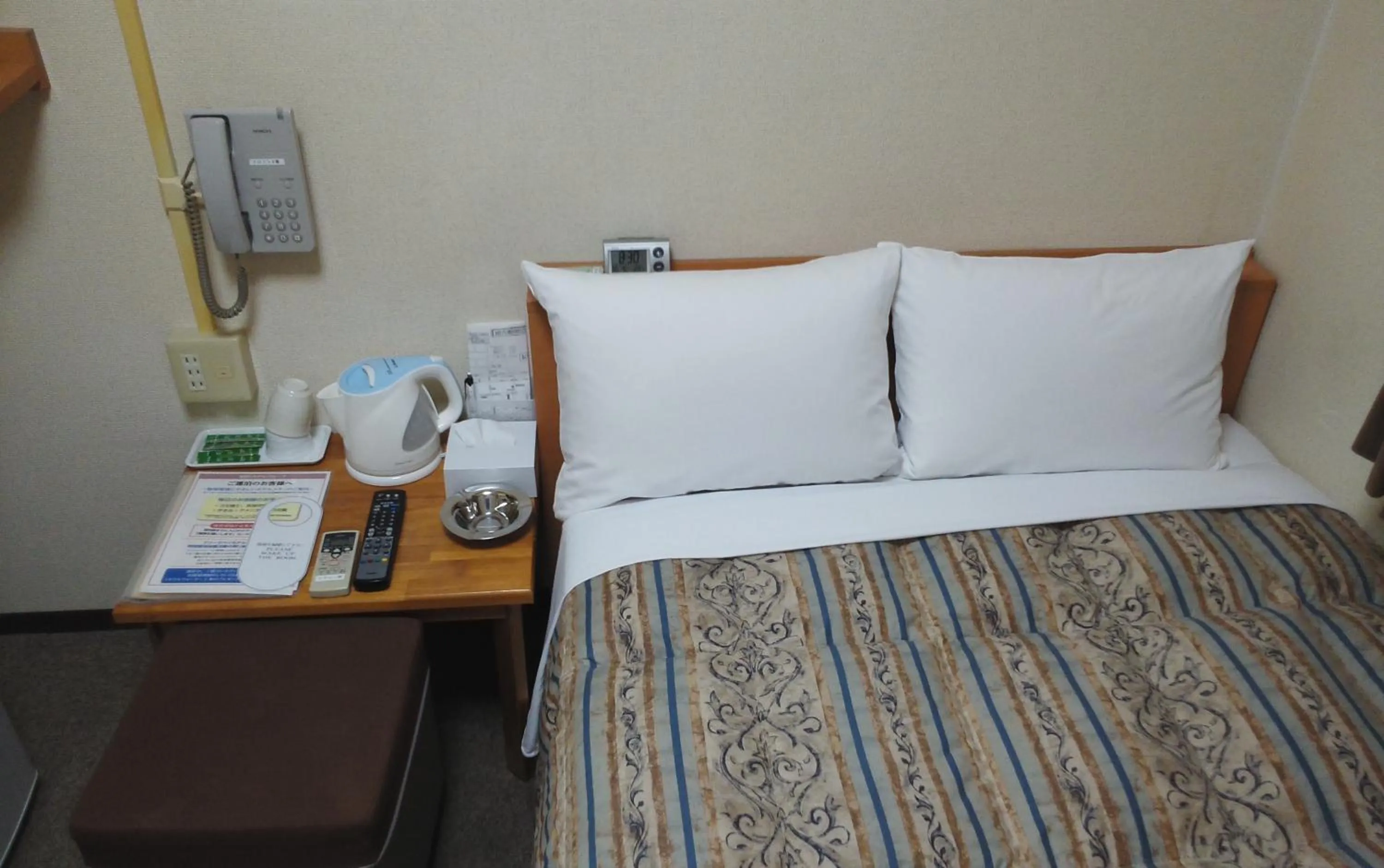 Double Room with Small Double Bed - Smoking in Hotel Miyako Hills