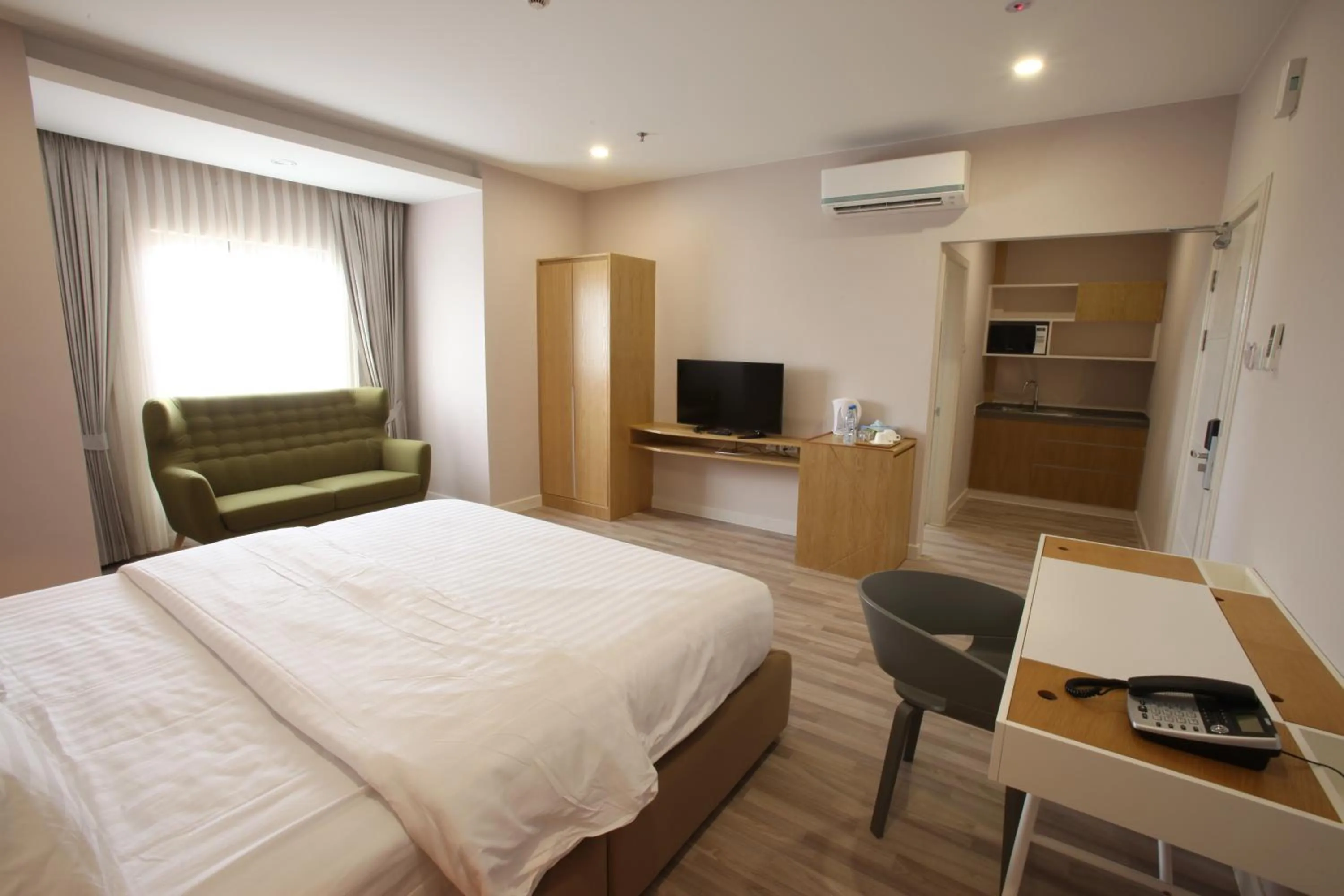 Deluxe King Room in D'Anggerek Serviced Apartment