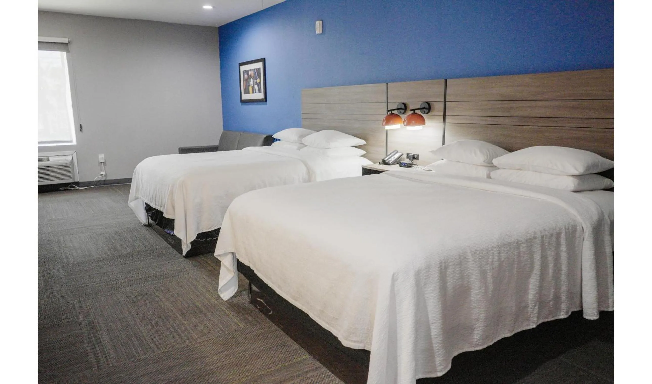 Deluxe Two Queen Room- Wheelchair Accessible in Hotel Lydia