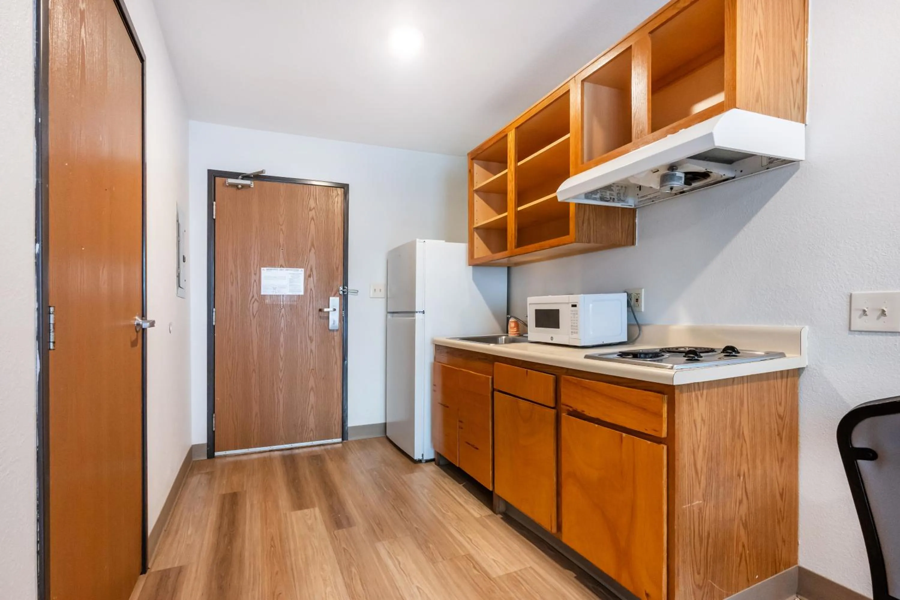 Deluxe Queen Room - Non Smoking  in Suburban Studios Huntsville University Area