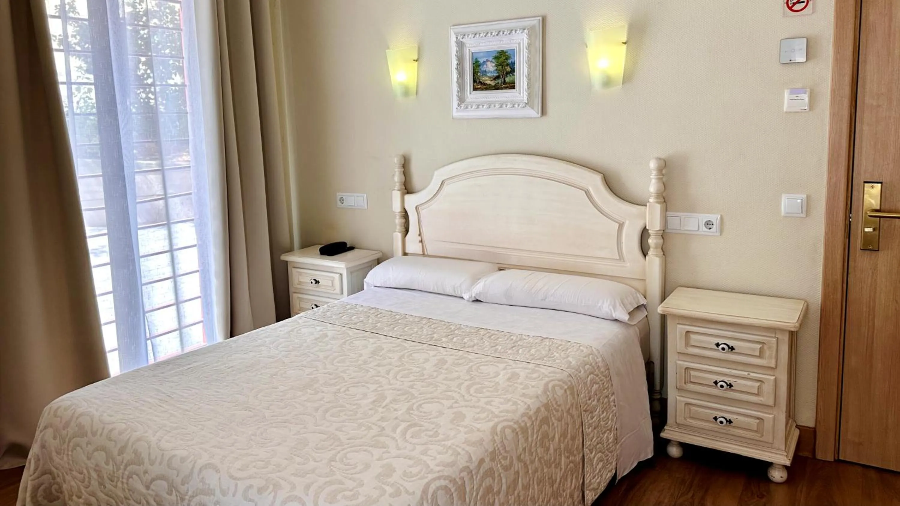Single Room in Hostal Toledo
