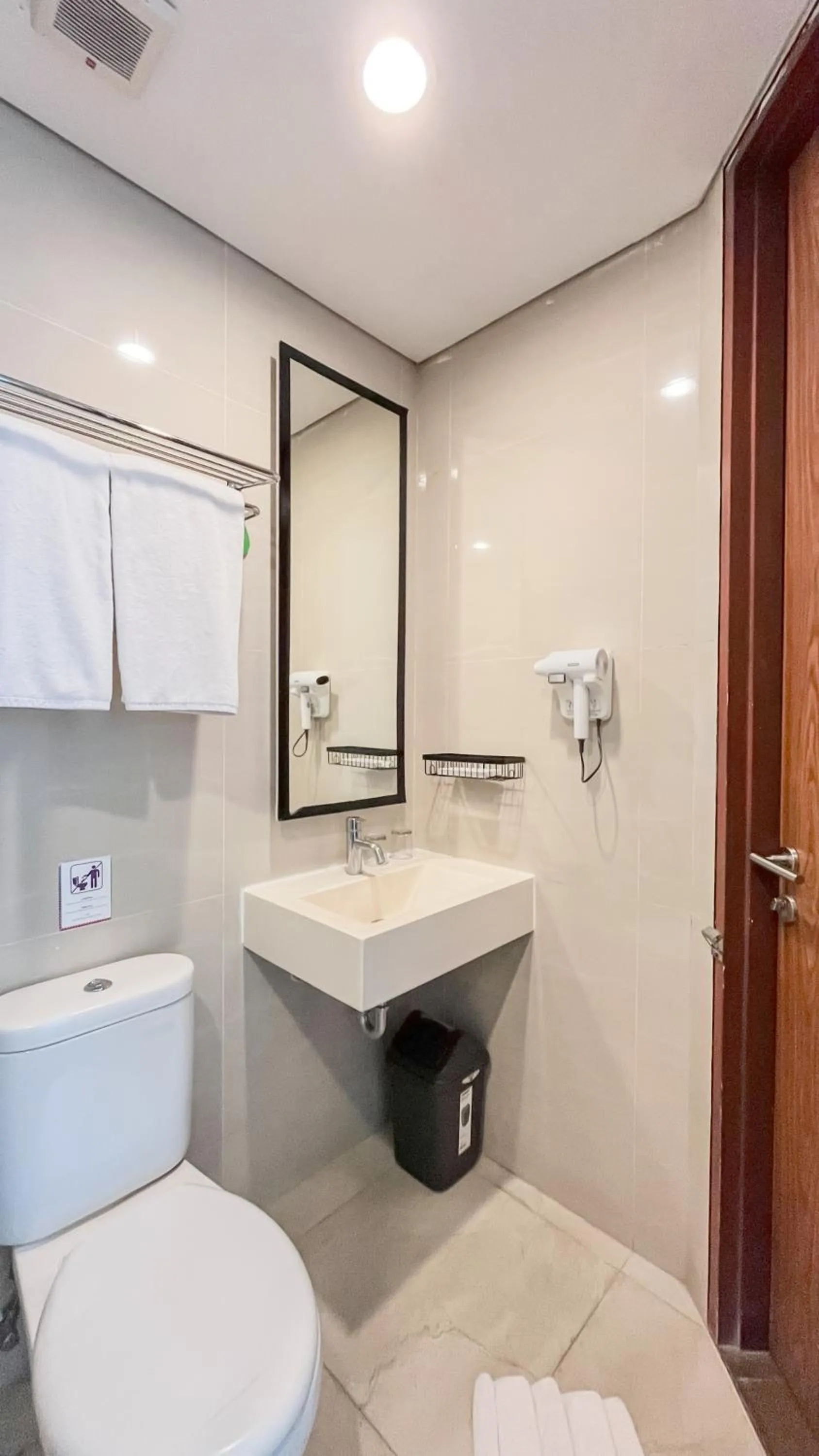 Deluxe Queen Room in Fame Hotel Sunset Road