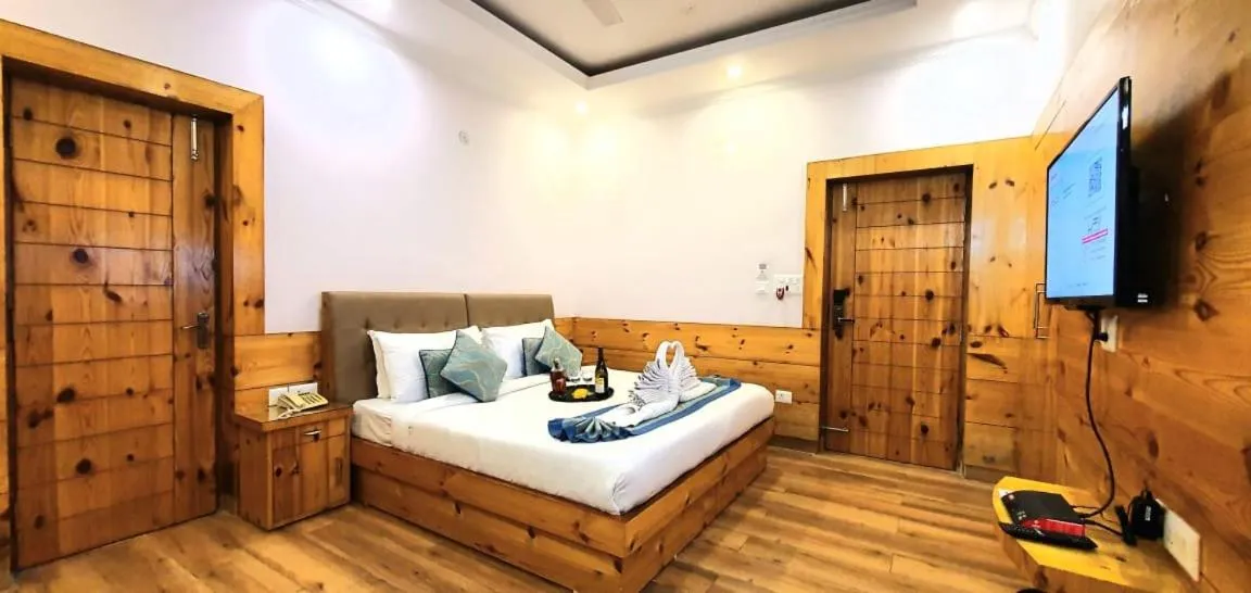 Budget Double Room - single occupancy in Quartz Himalayan Brothers