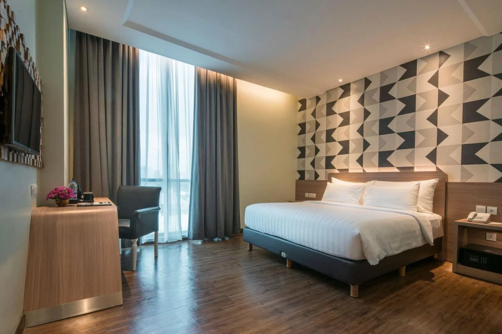 Executive Suite in Luminor Hotel Pecenongan Jakarta By WH