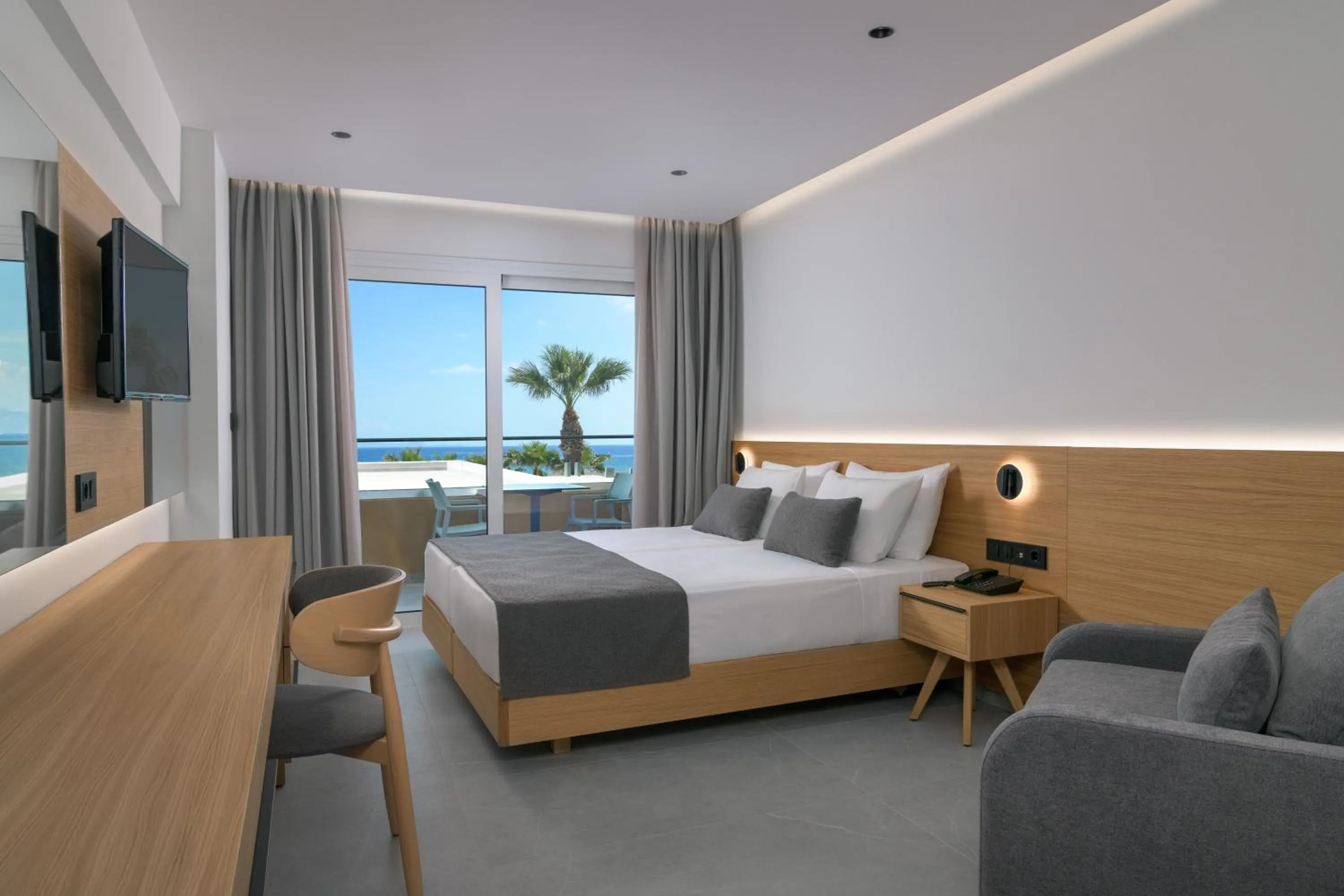 Deluxe Double Room with Side Sea View in Sun Beach Resort