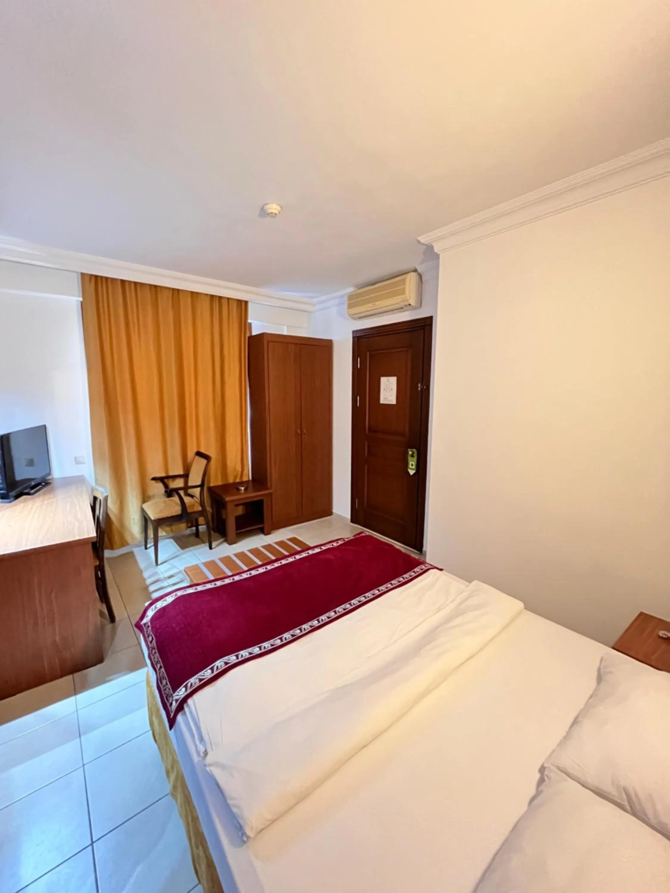 Economy Single Room in Hotel Royal Hill