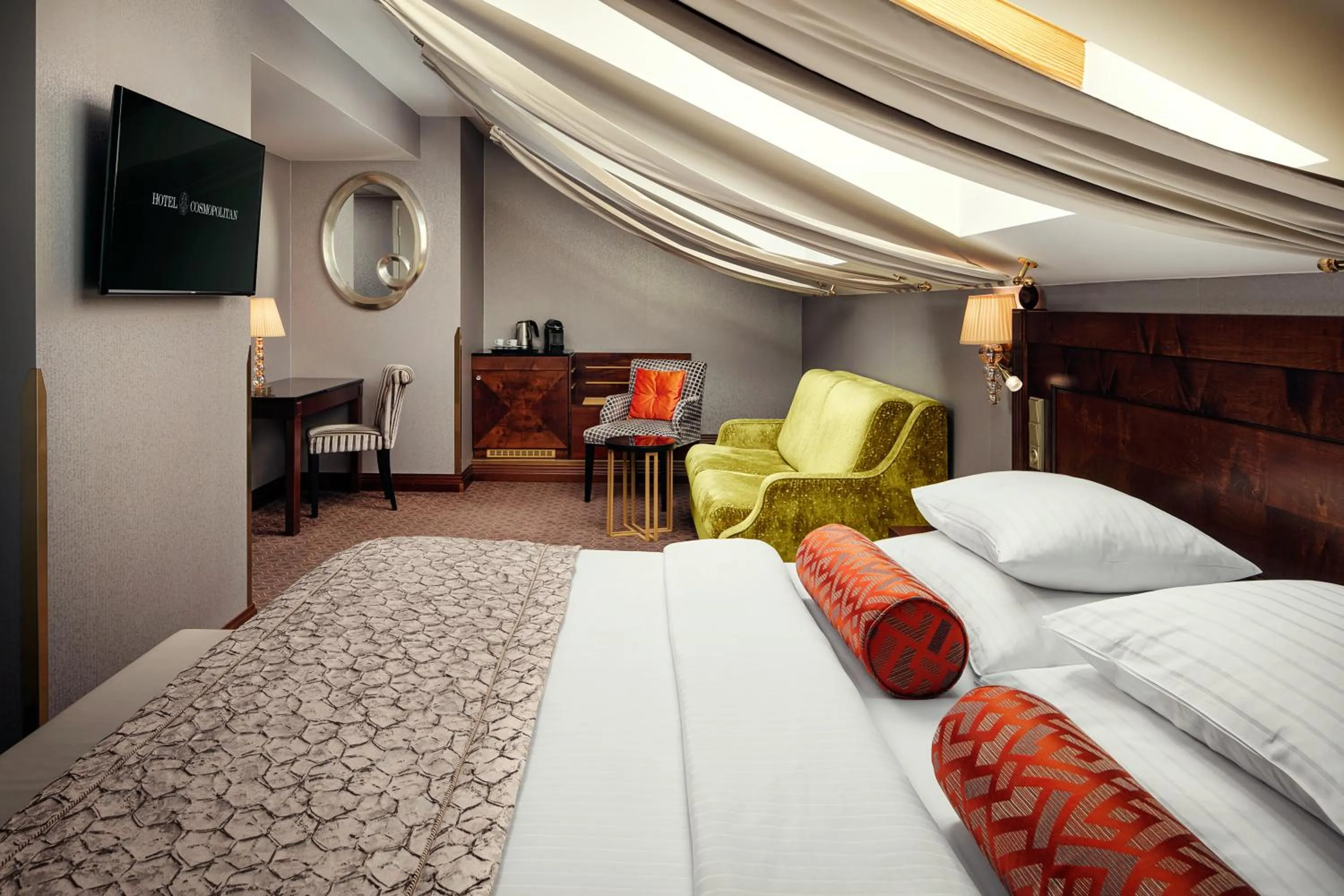 Junior Gin & Tonic Suite in COSMOPOLITAN Hotel Prague