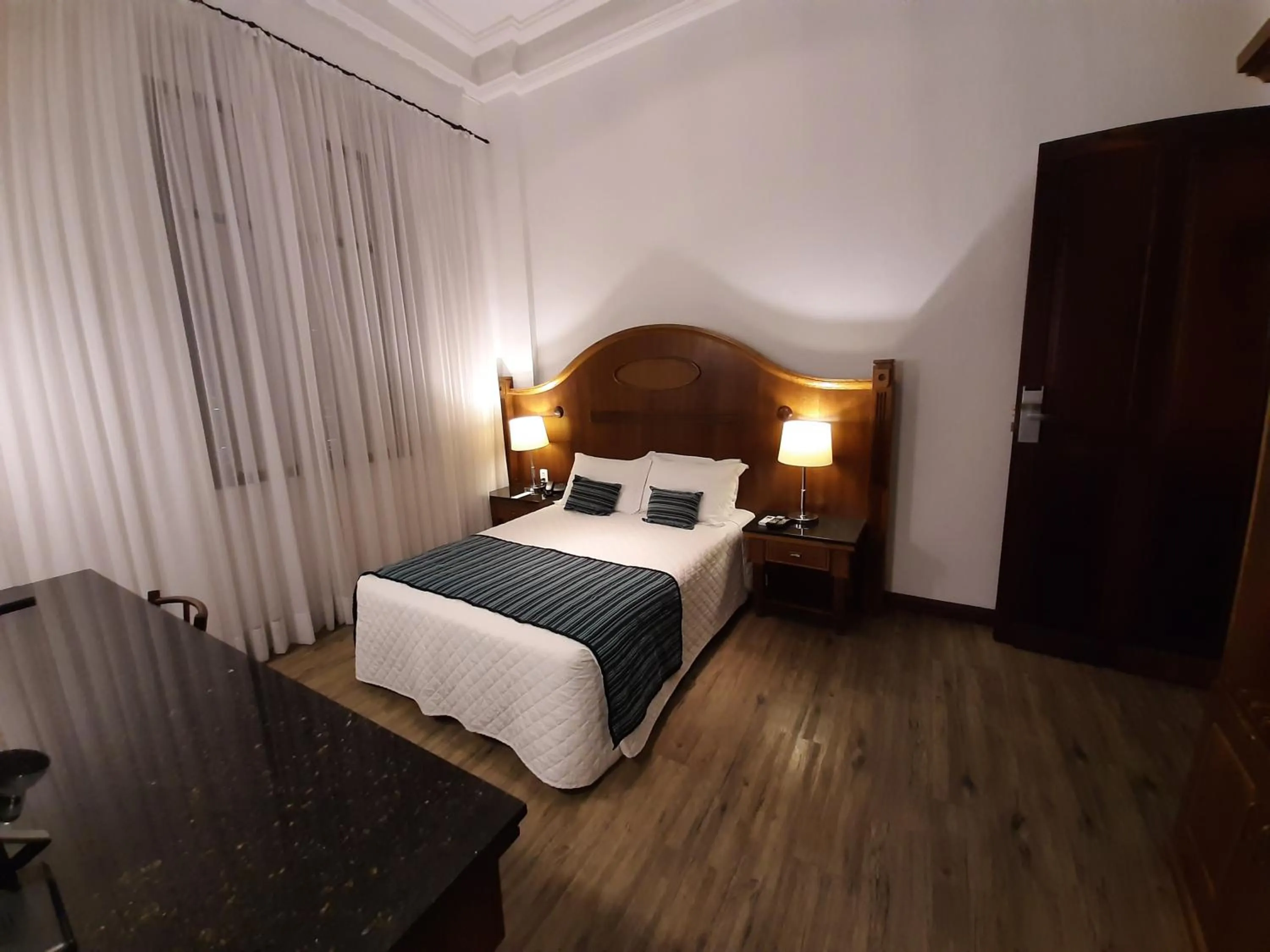 Deluxe Queen Suite in Johnscher by SJ - San Juan Curitiba