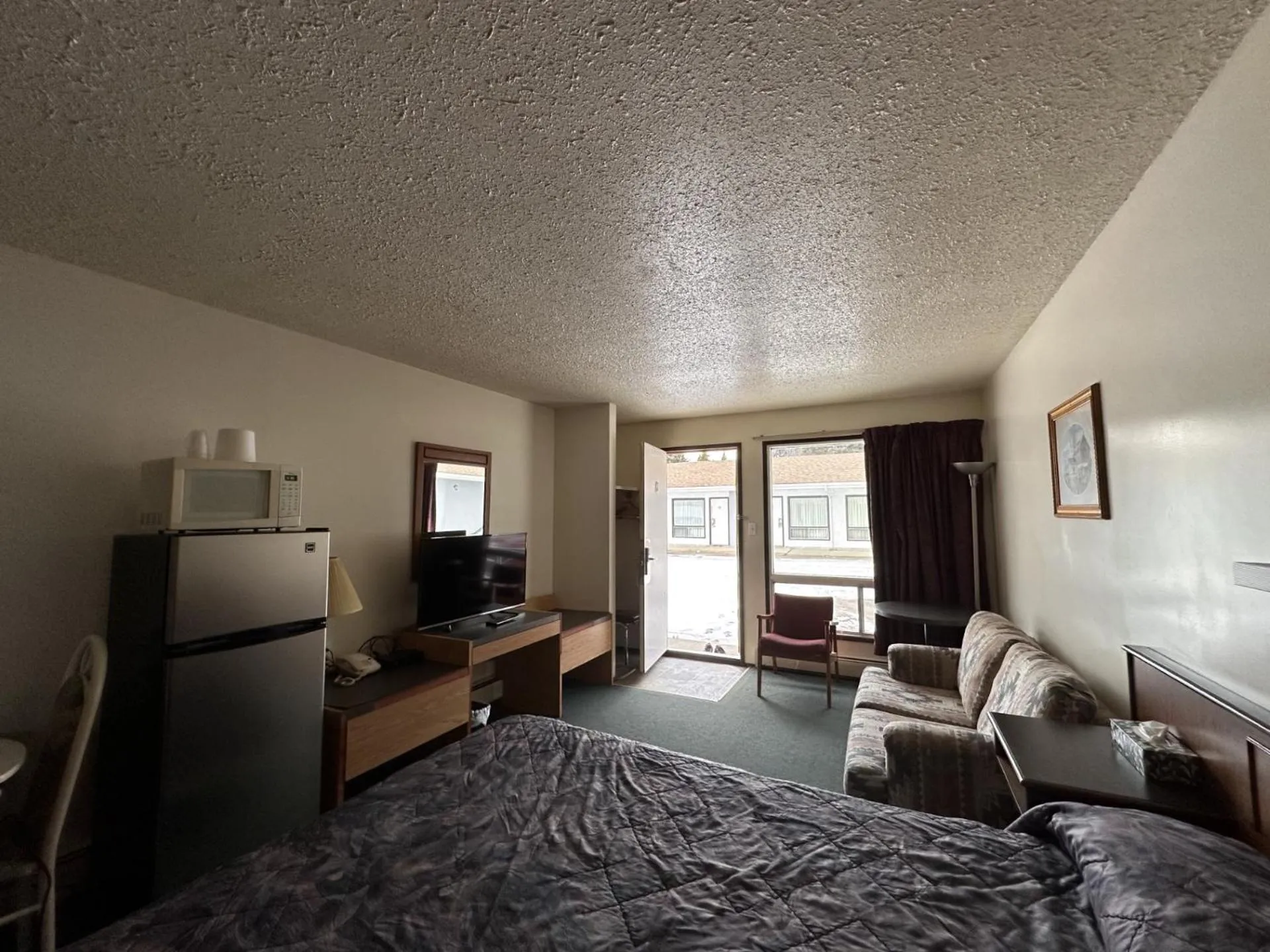 Deluxe Queen Room - Non-Smoking in Howard Johnson by Wyndham Edson