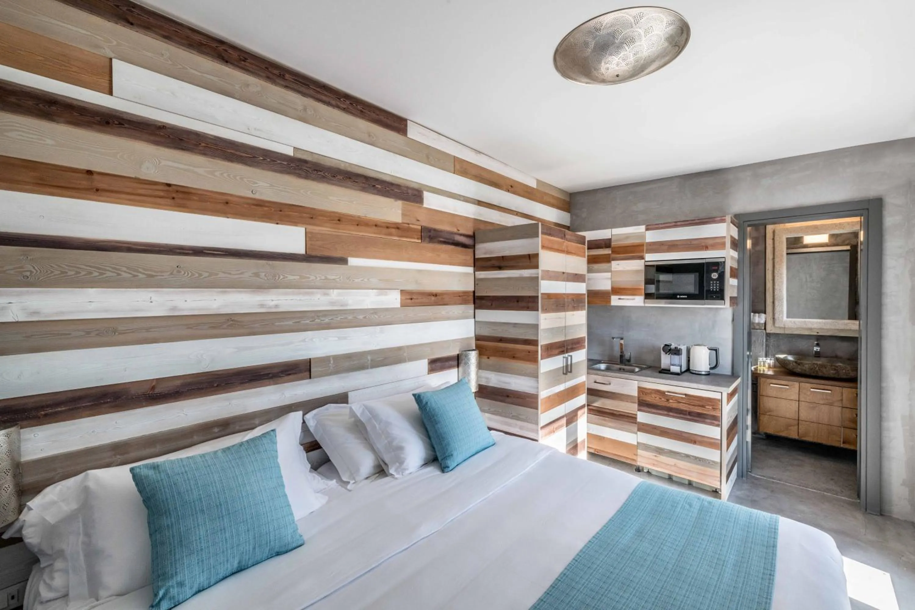 Deluxe Double Room with Sea View in Melangel