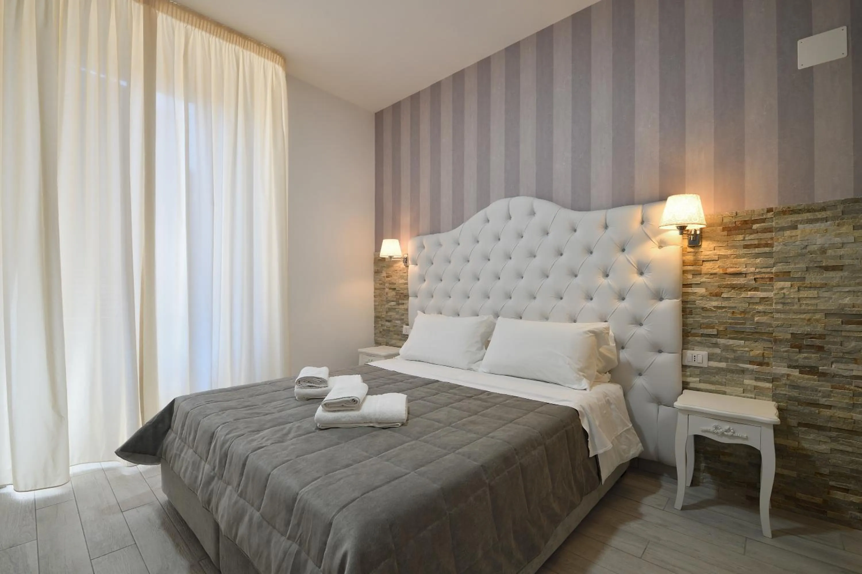 Large Double or Twin Room in Vatican Nausicaa