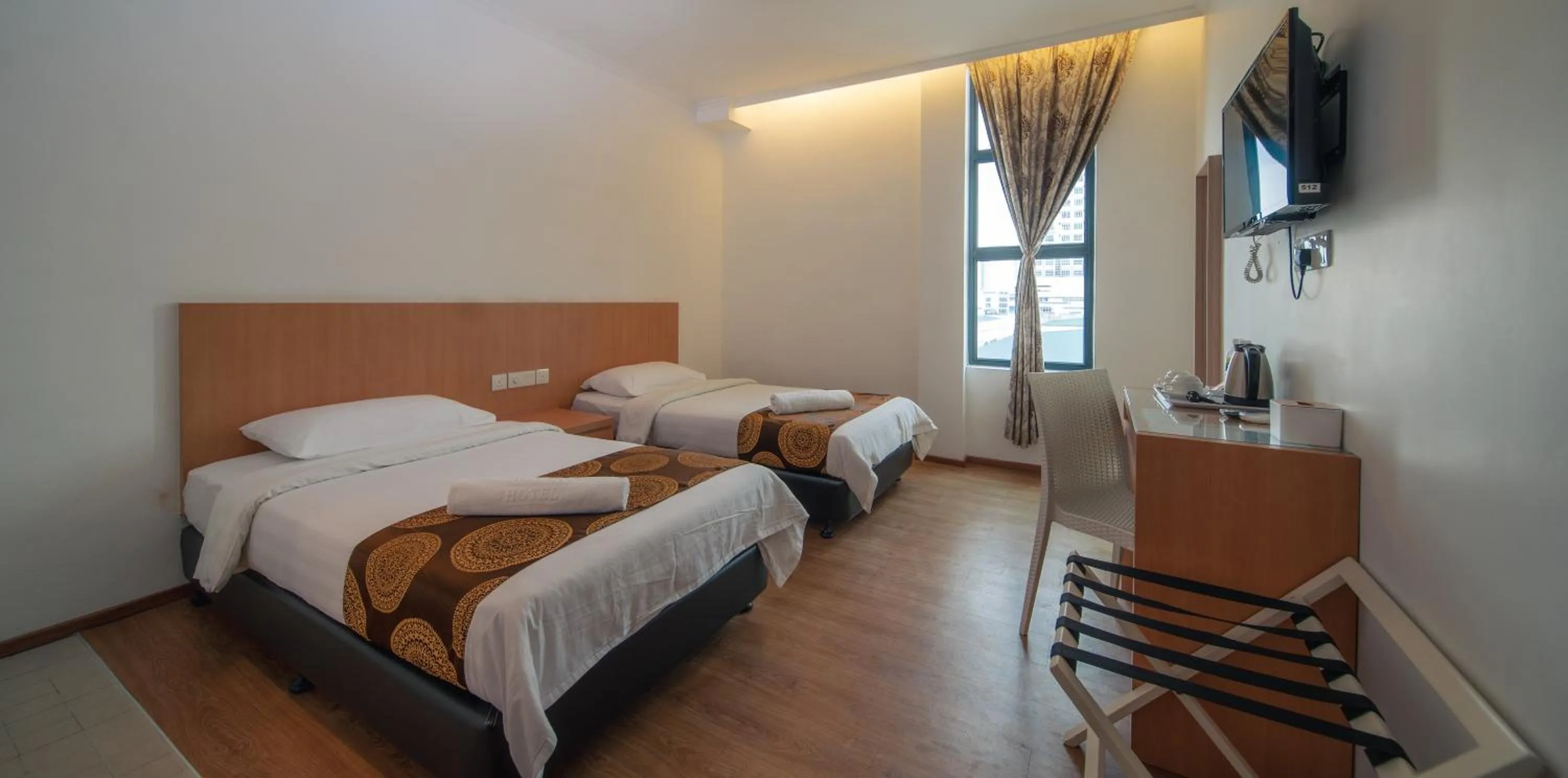 Superior Twin Room in 1 Million Hotel