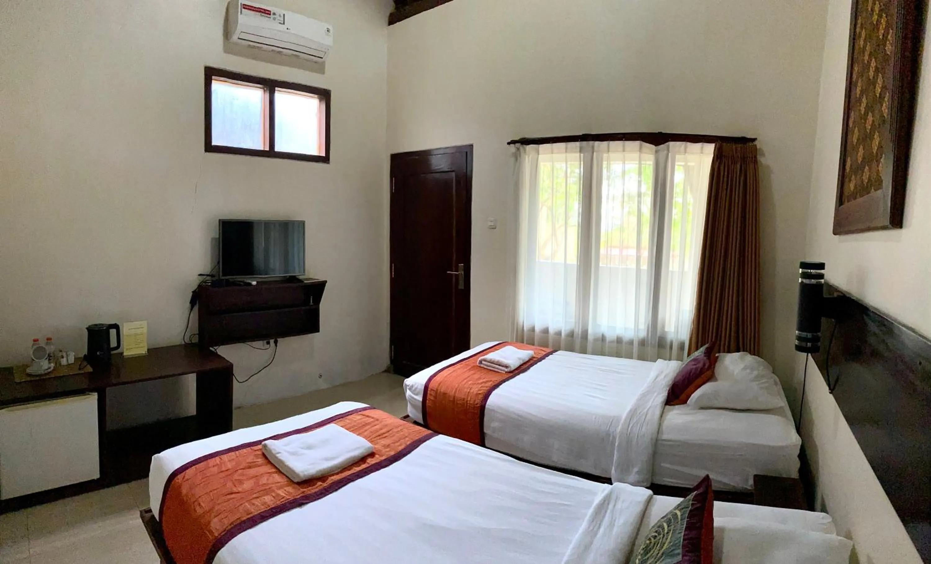 Two-Bedroom Bungalow in Kampoeng Joglo Ijen