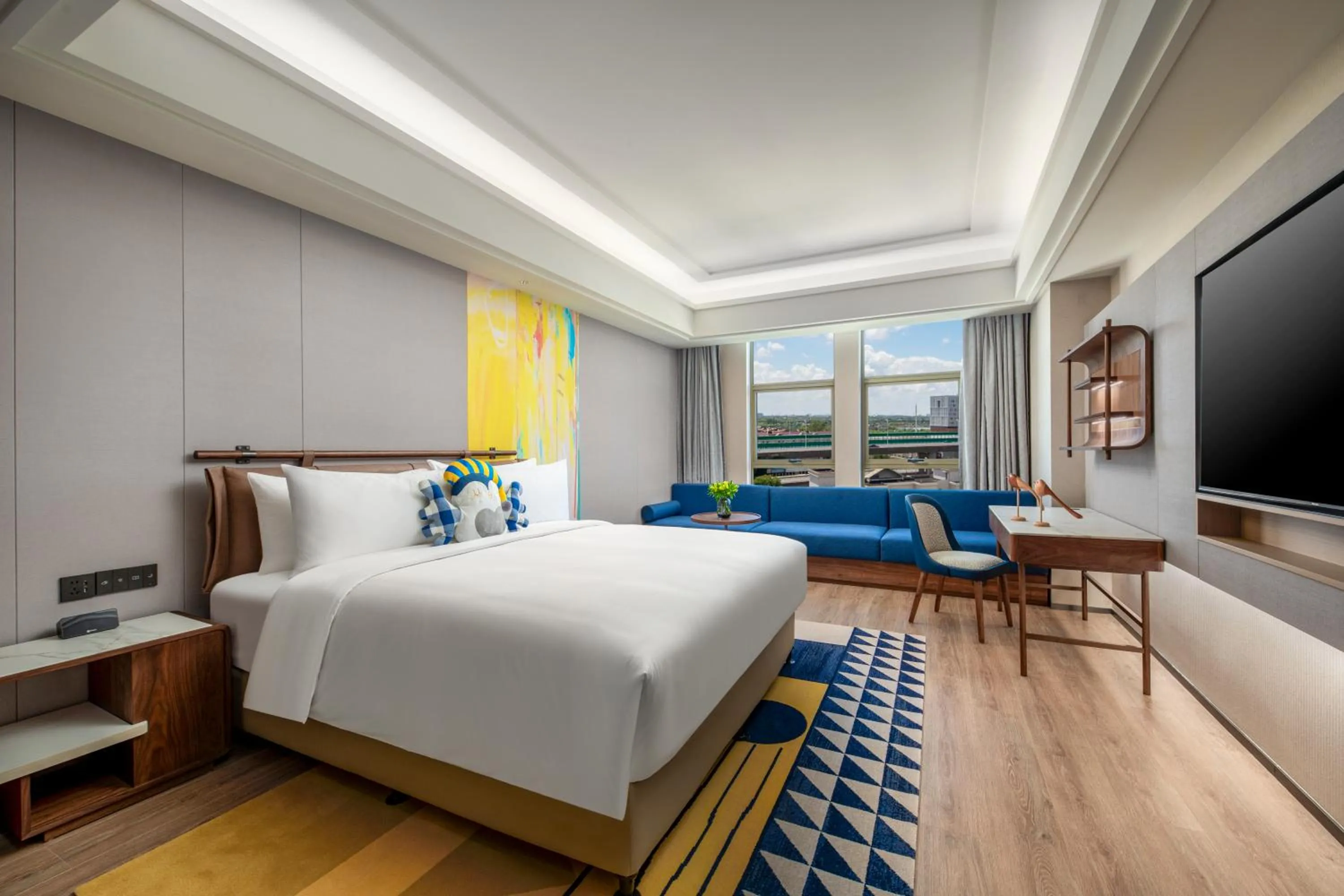 Premium King Room with River View in voco Shanghai Zhangjiang by IHG - Free shuttle to Disneyland