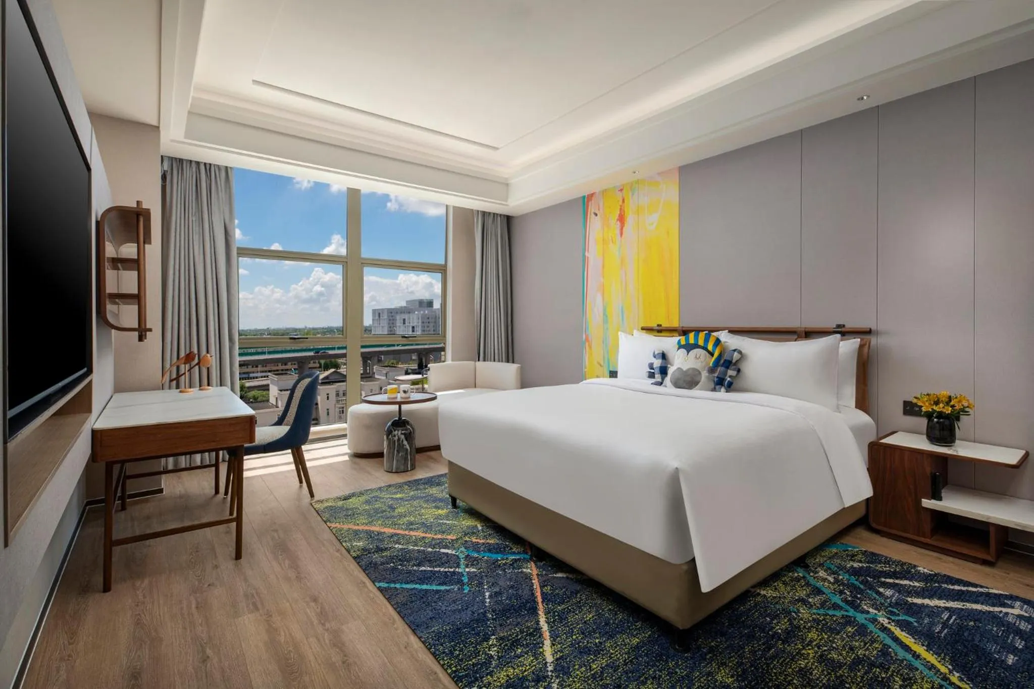 One-Bedroom Suite in voco Shanghai Zhangjiang by IHG - Free shuttle to Disneyland