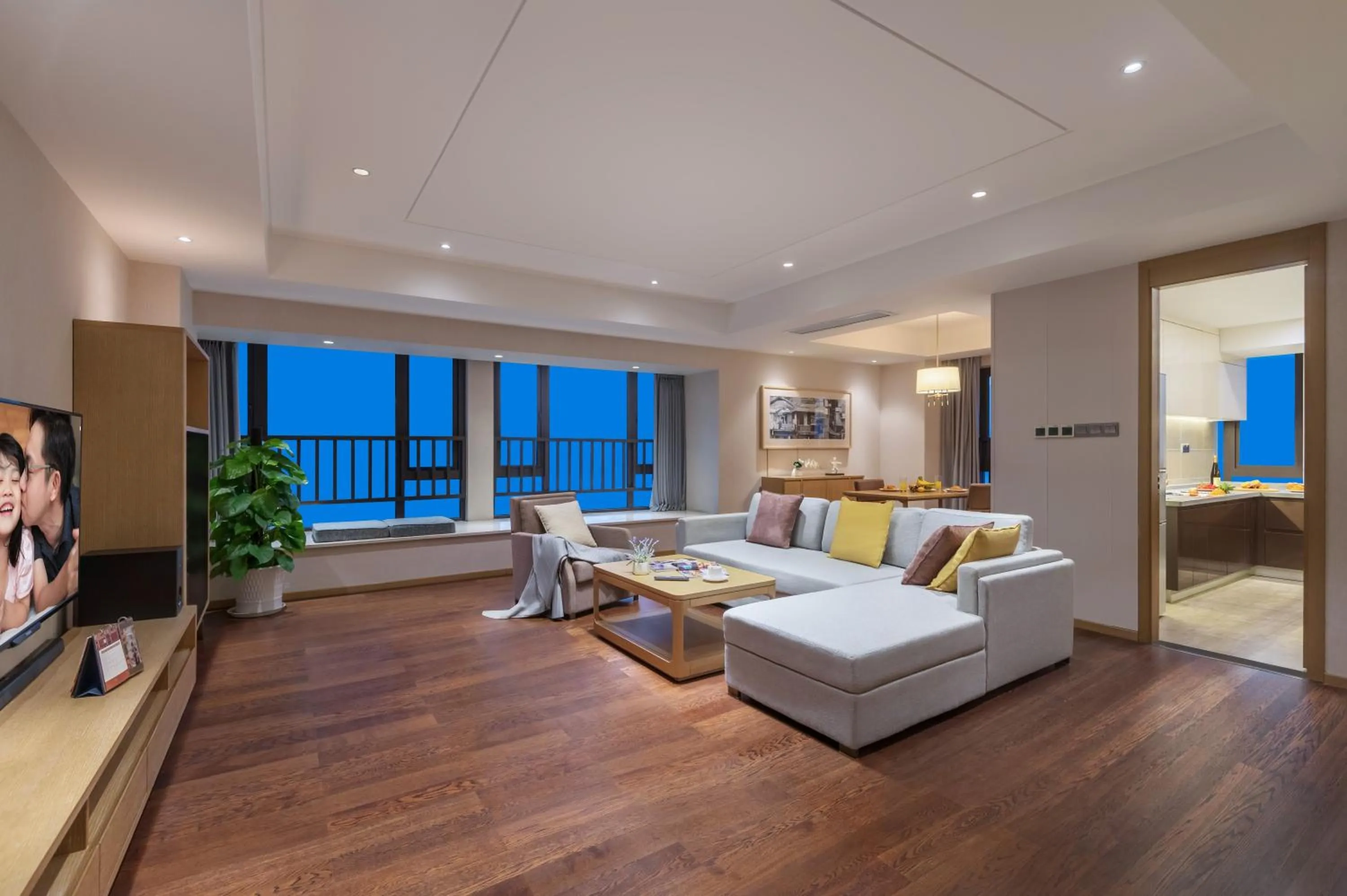 Two-Bedroom Premier Suite in Somerset Yangtze River Chongqing