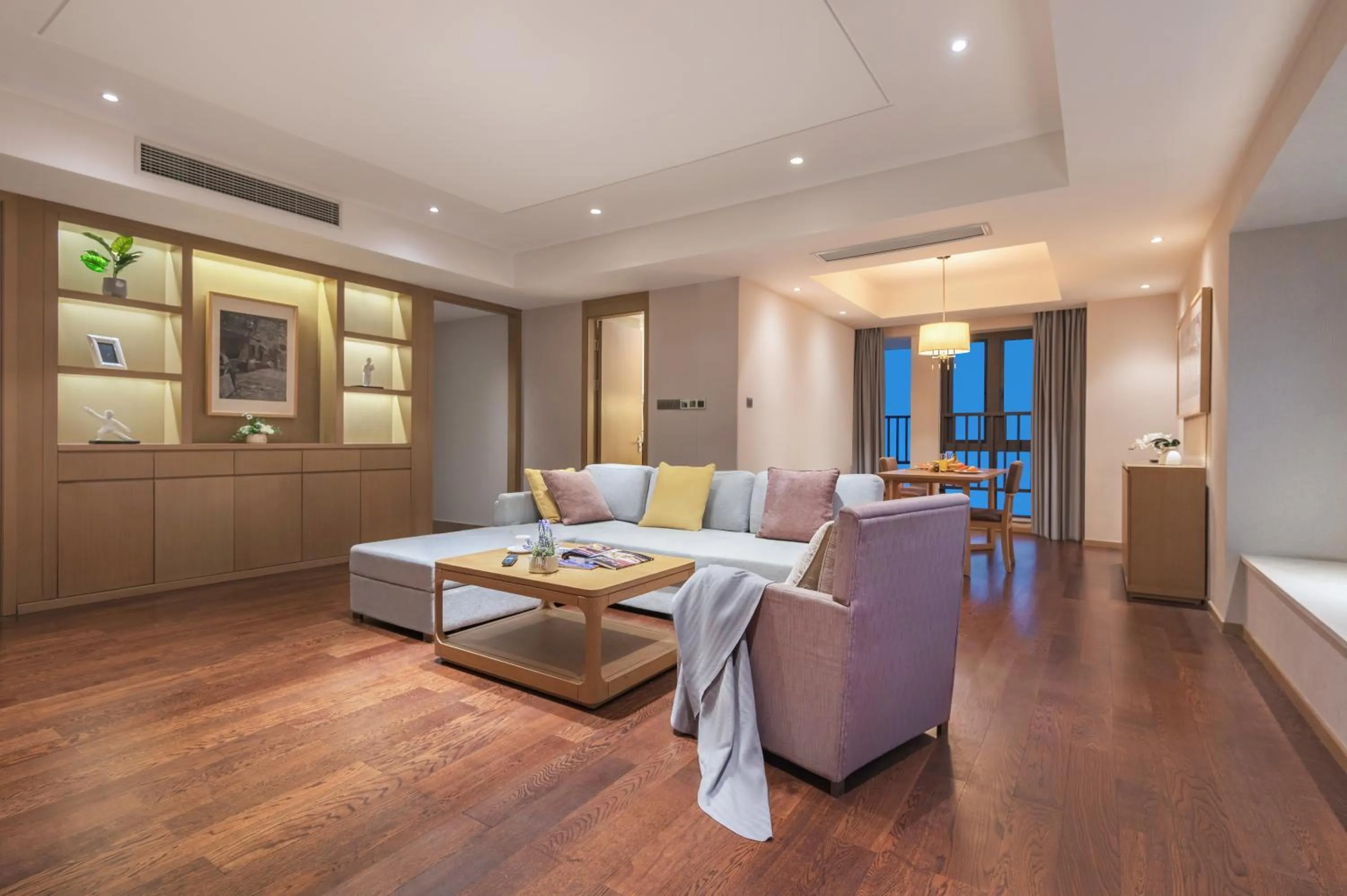 One-Bedroom Premier Suite in Somerset Yangtze River Chongqing