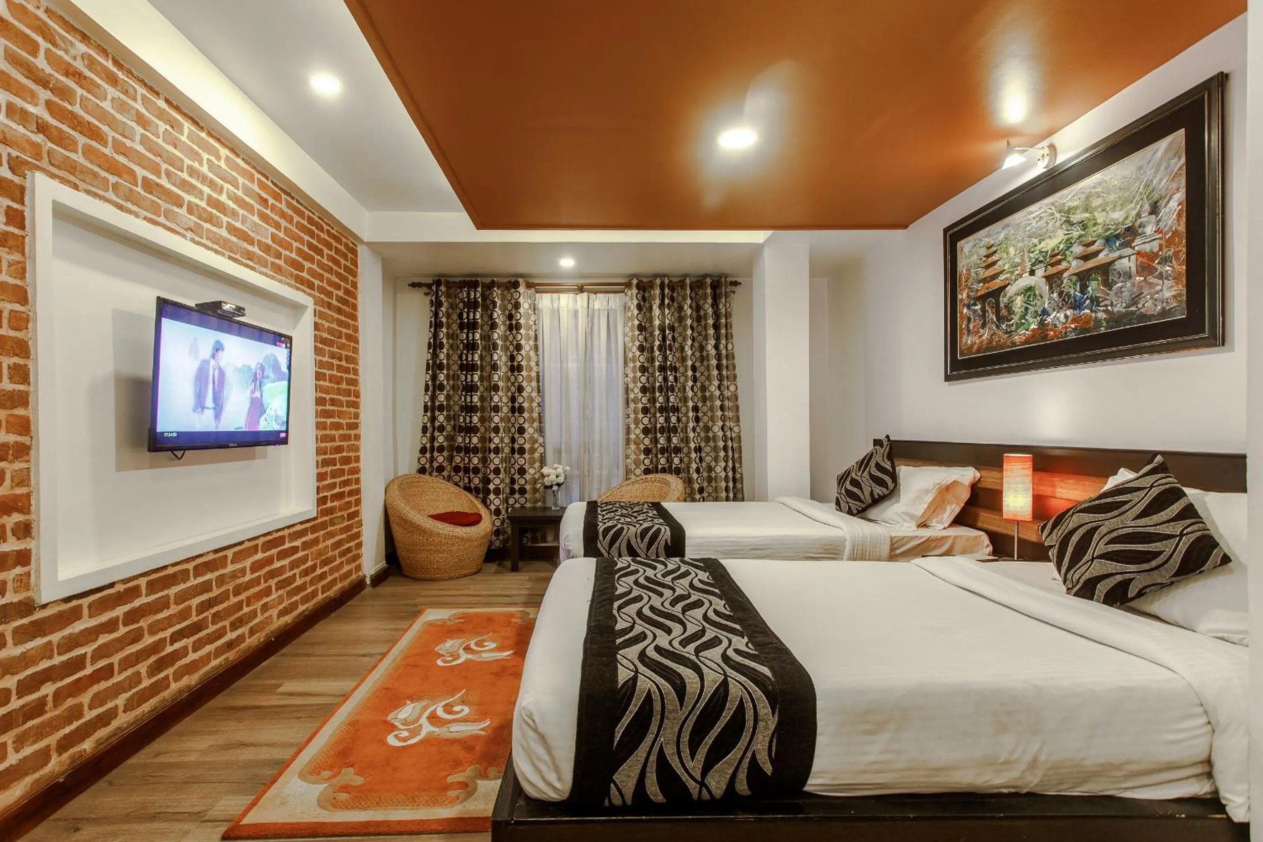 Large Double Room in Hotel Shreesu