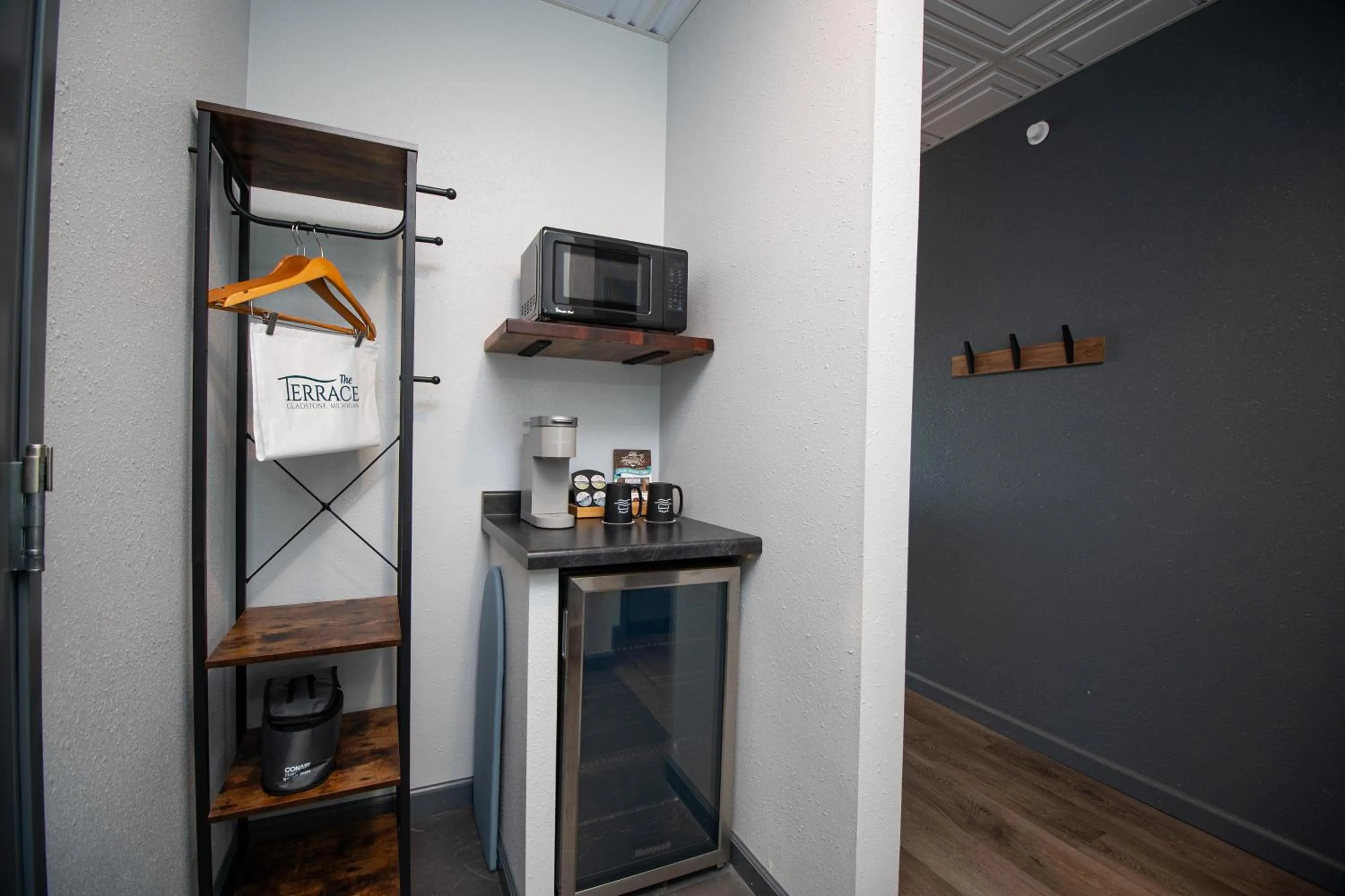 Tower King with Sleeper Sofa in Terrace Bay Hotel - Lakefront