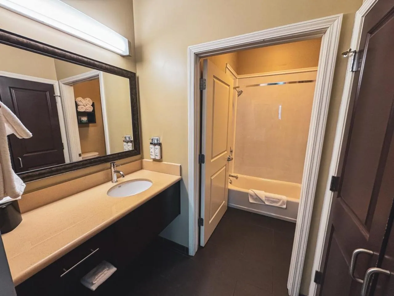Two-Bedroom Suite with King and Two Double Beds in Staybridge Suites Marquette by IHG