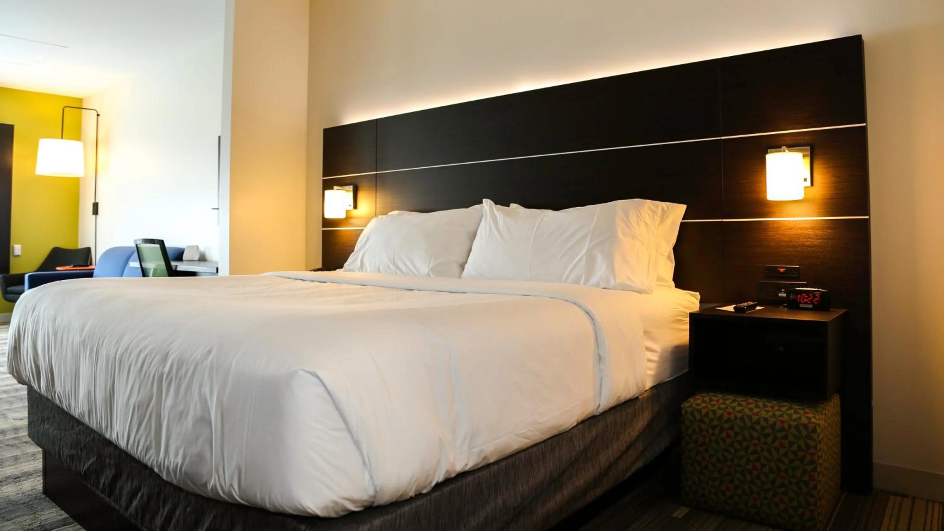 Standard King Room in Holiday Inn Express & Suites Kingston-Ulster by IHG