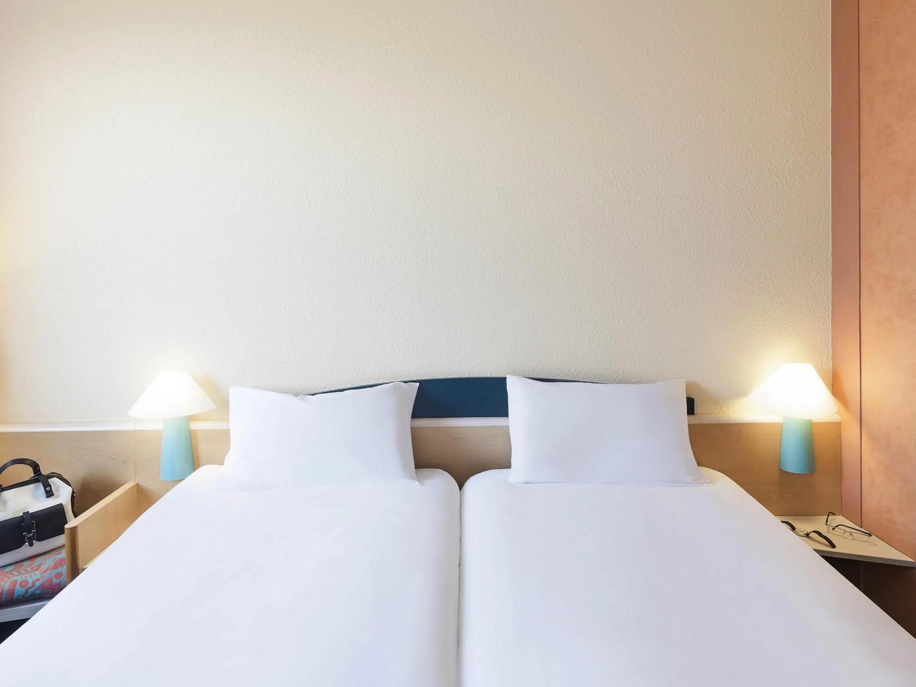 Twin Room in ibis Luxembourg Sud