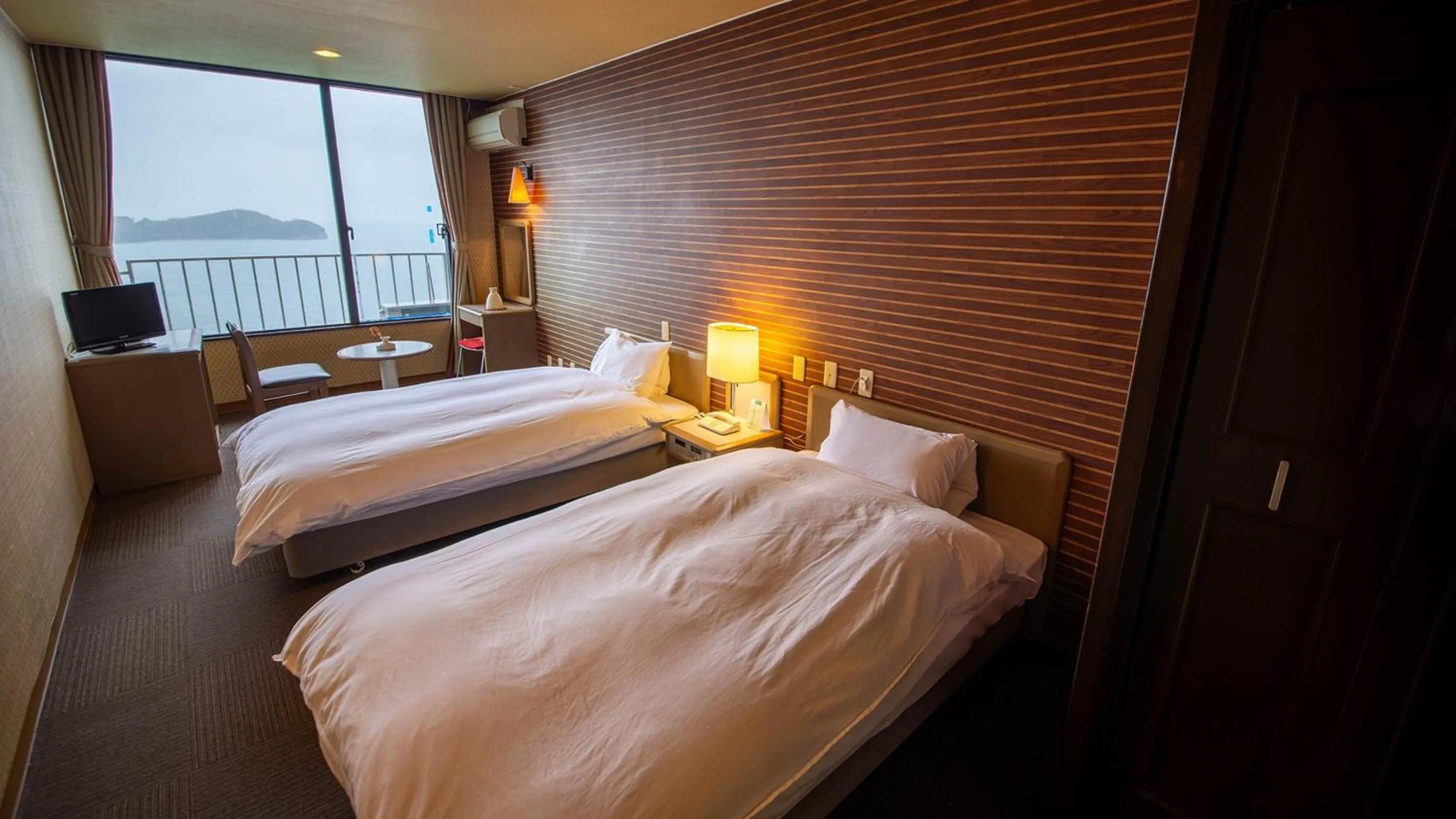 Twin Room with Shared Bathroom and Sea View - single occupancy in Tenku Hotel Kairo