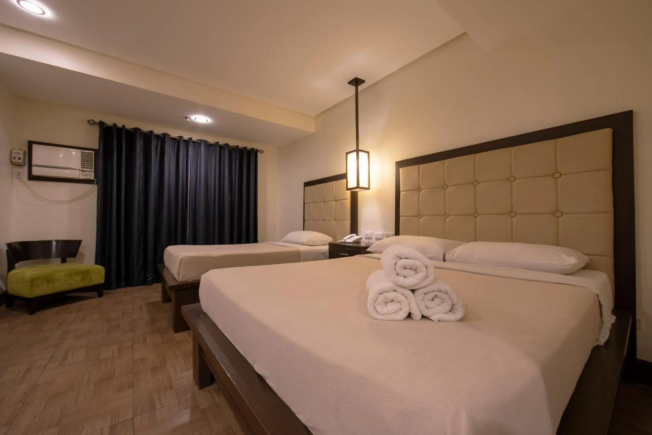 Deluxe Family Room in Rosvenil Hotel