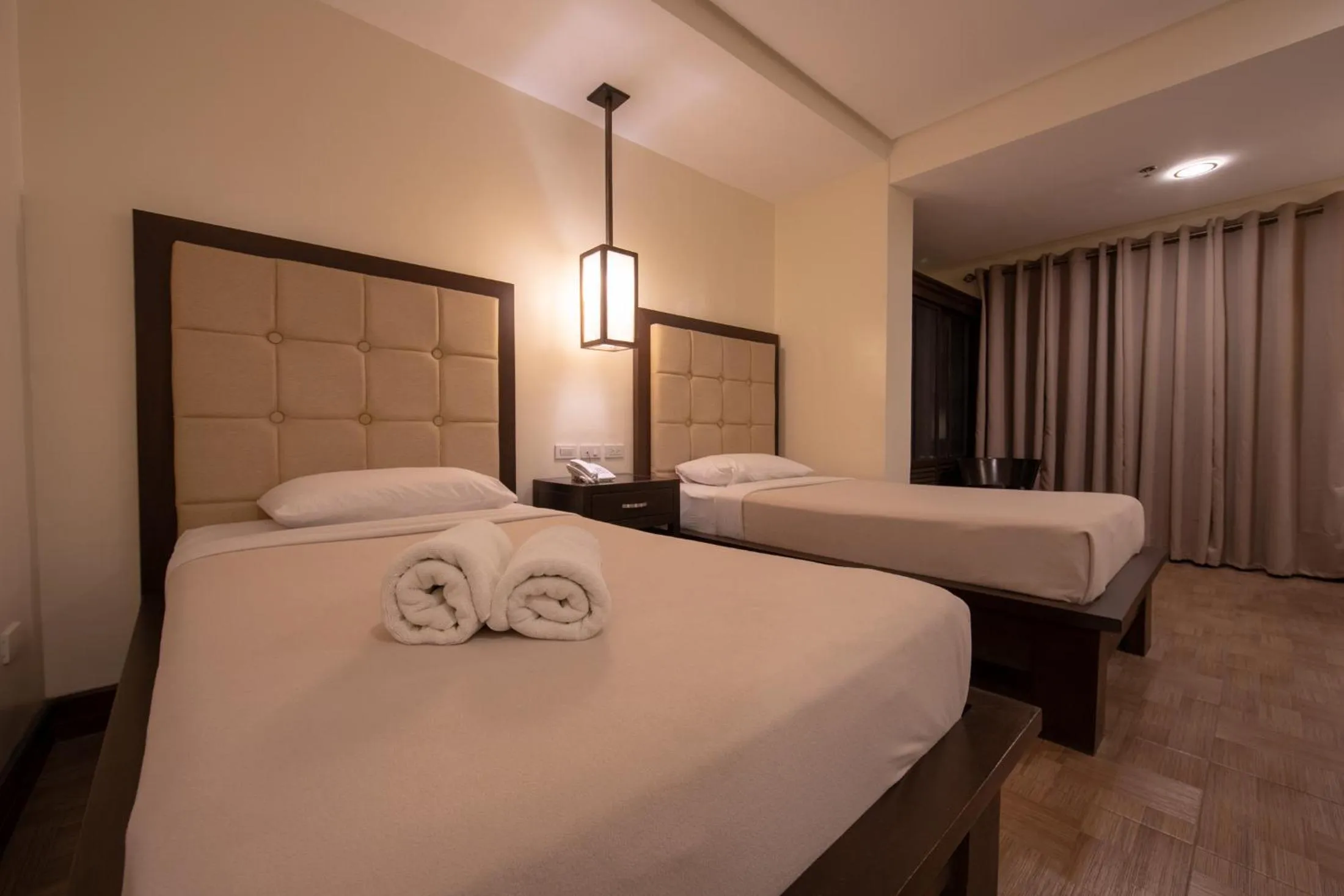 Deluxe Twin Room in Rosvenil Hotel