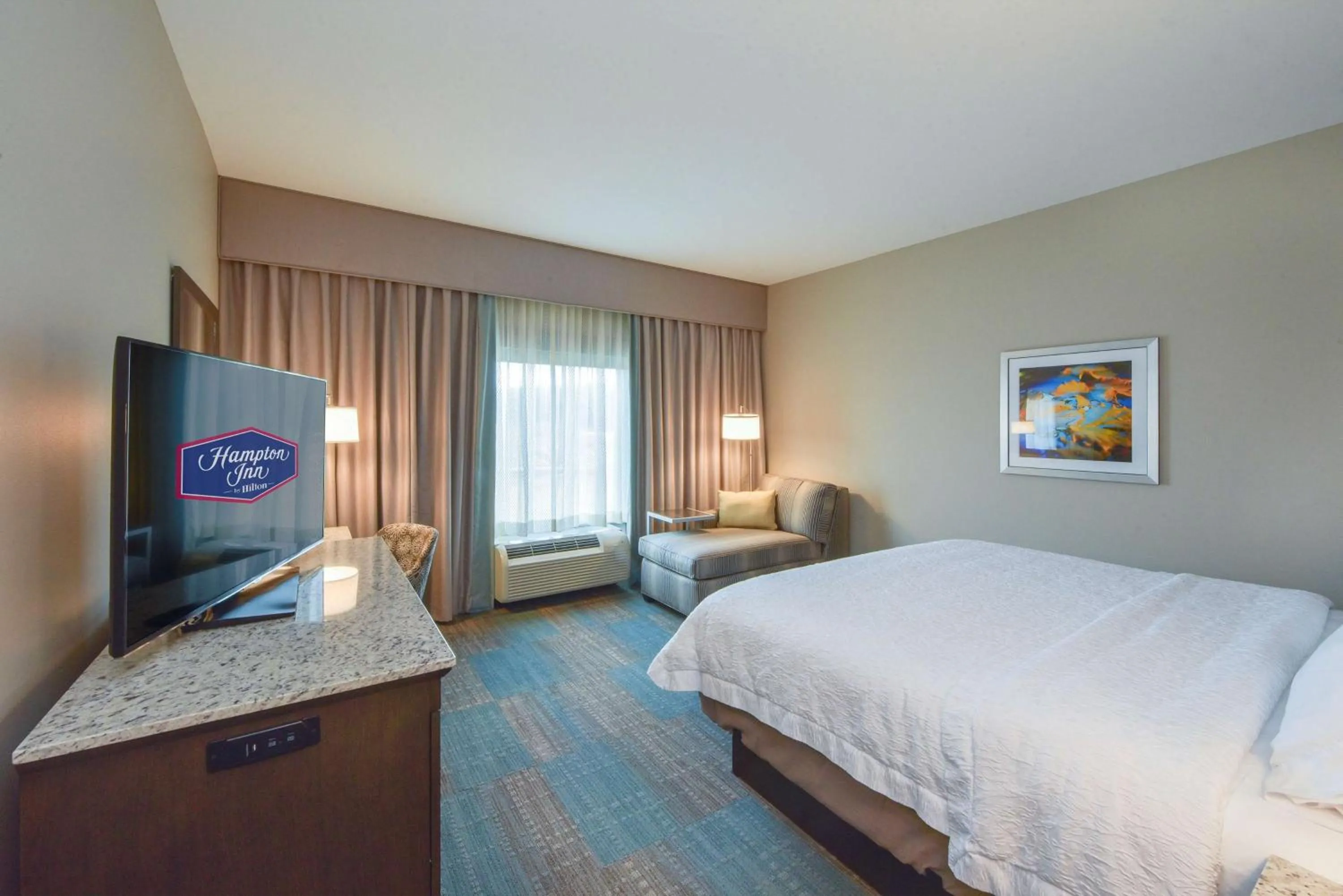 King Room - Non-Smoking in Hampton Inn Lumberton, NC