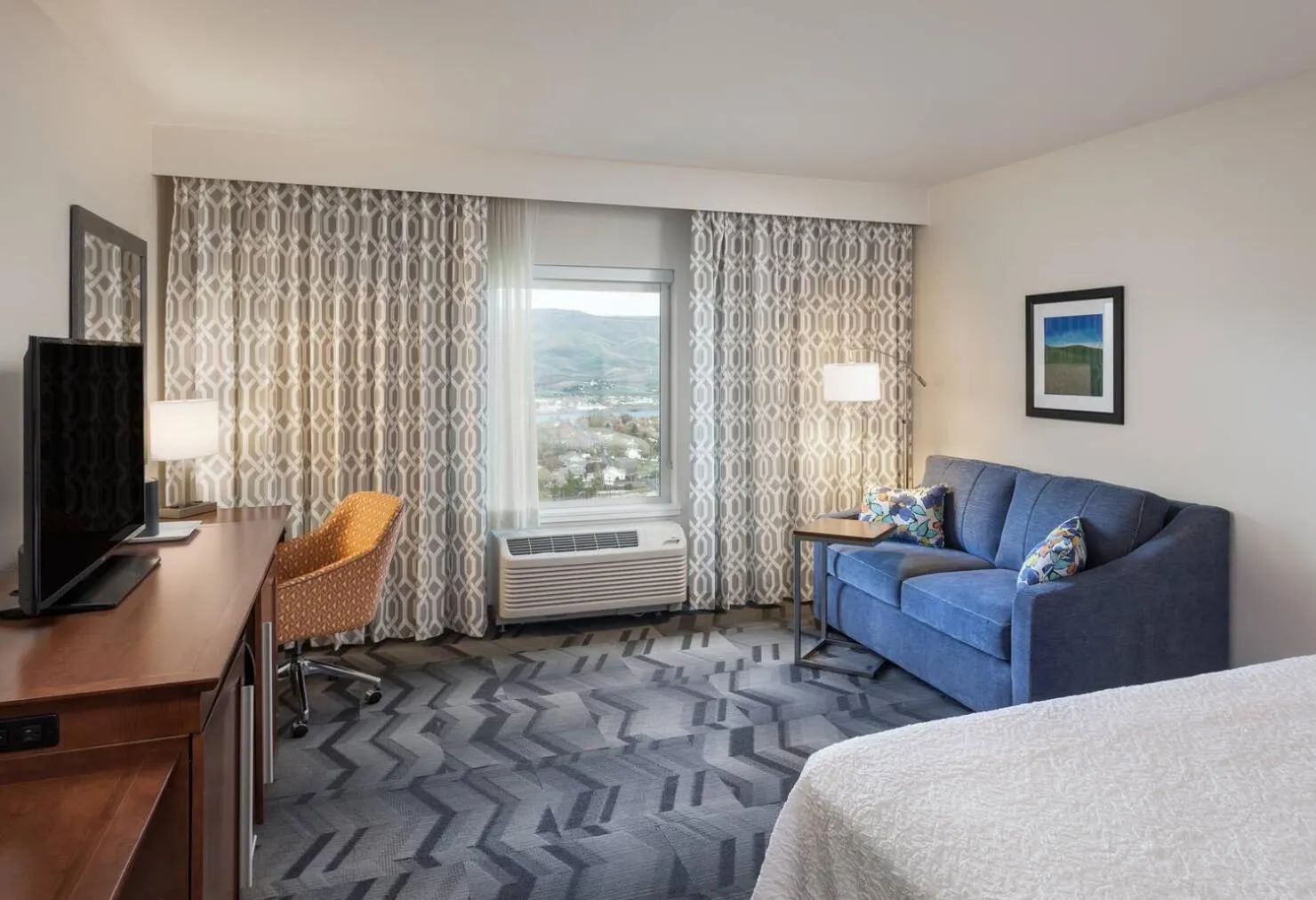 King Room with Sofa Bed - Non-Smoking in Hampton Inn Lewiston, ID