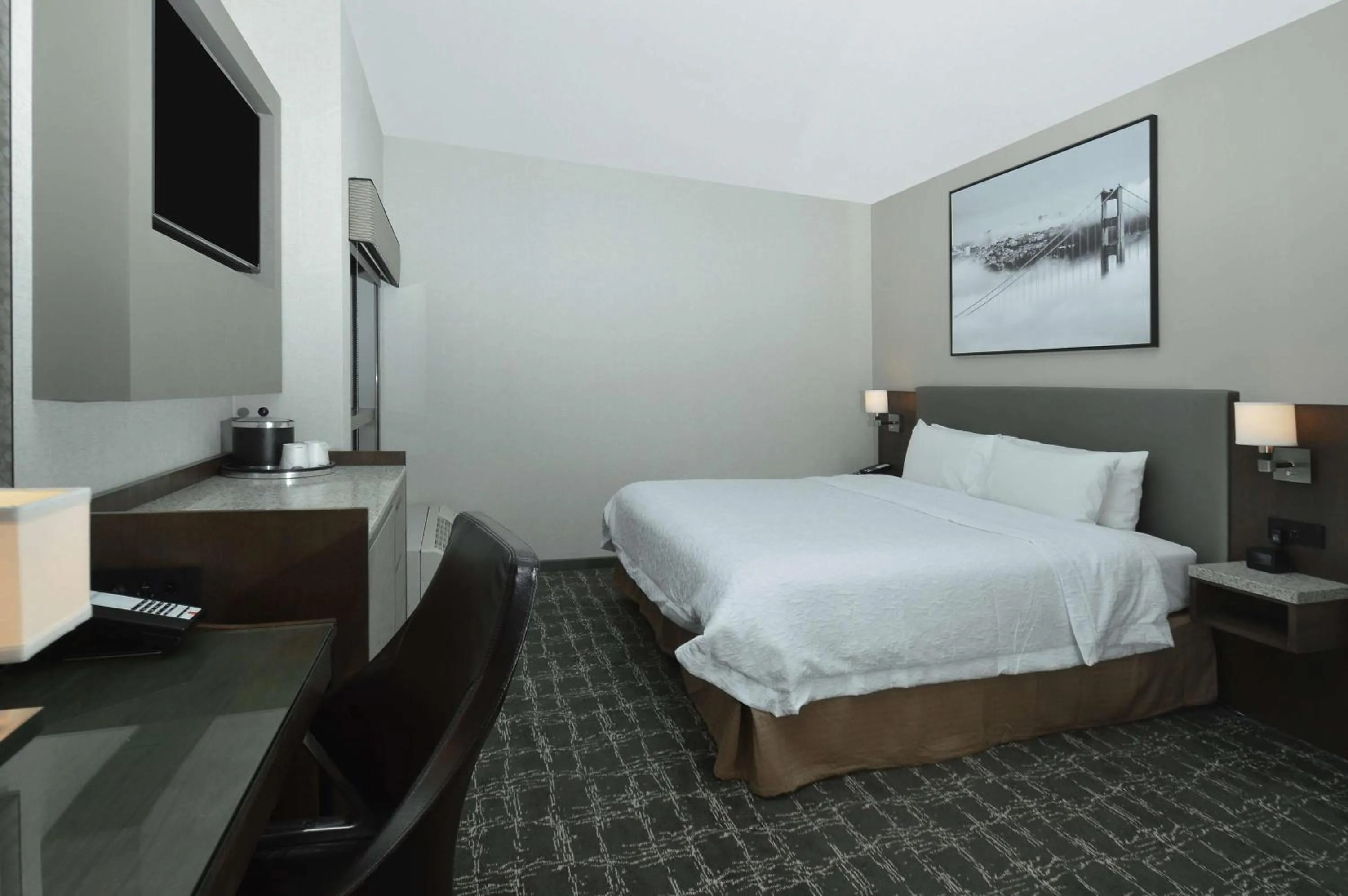 Executive King Room - Non-Smoking in Hampton Inn - Paragould