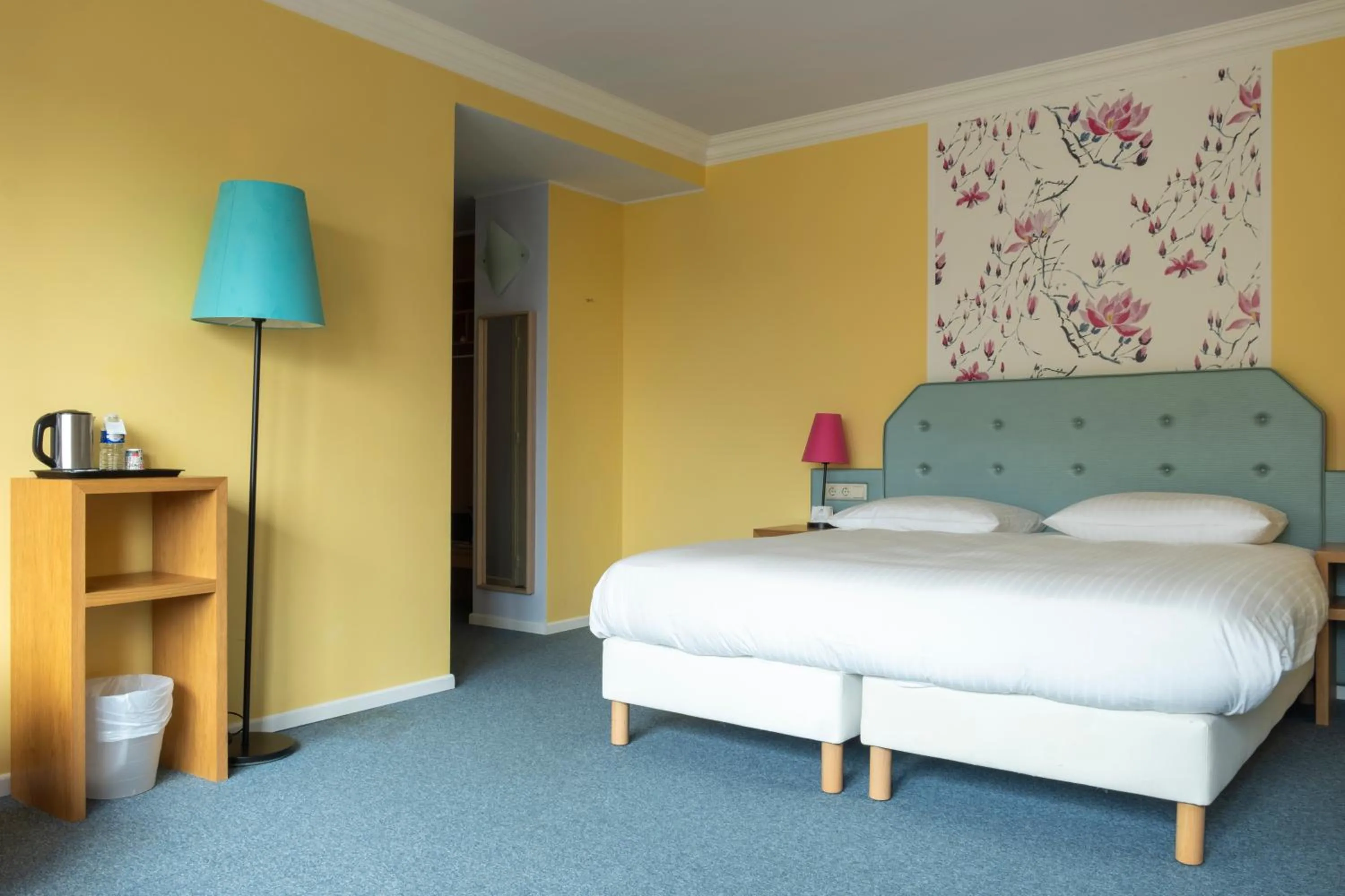 Comfort Double Room with Air-Conditioning in Hotel Parc Plaza