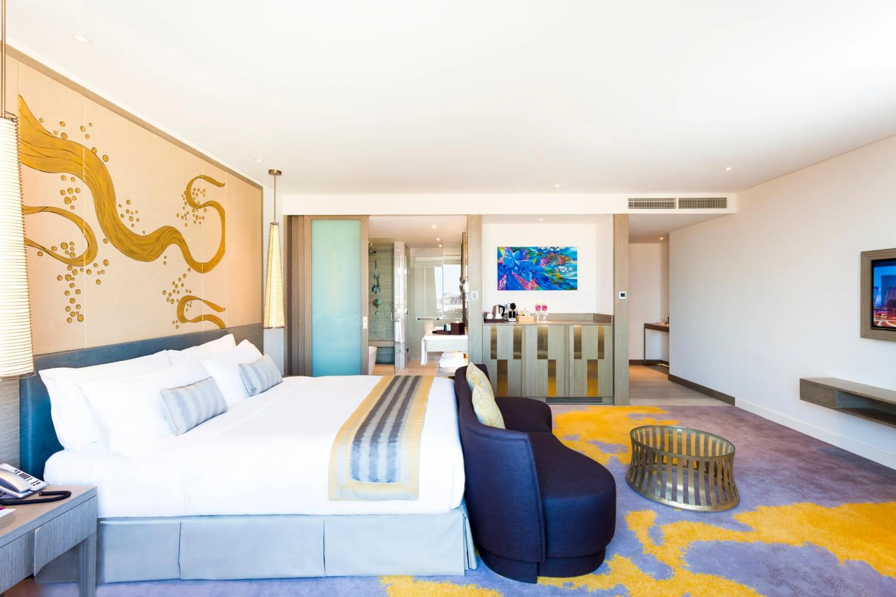 Business King Room - Top Floor in Crowne Plaza Vientiane by IHG