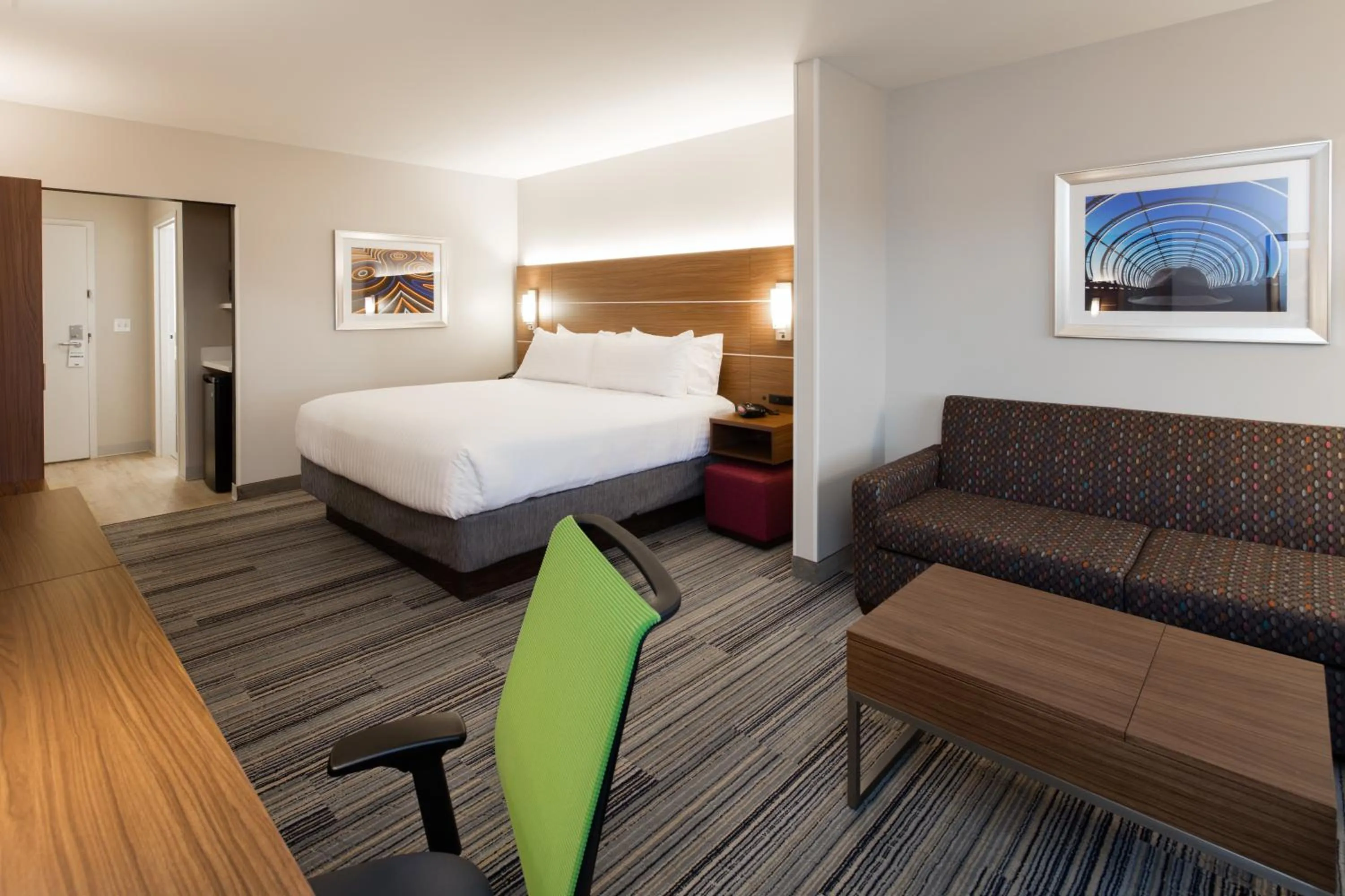 King Suite with Sofa Bed in Holiday Inn Express East Peoria - Riverfront by IHG