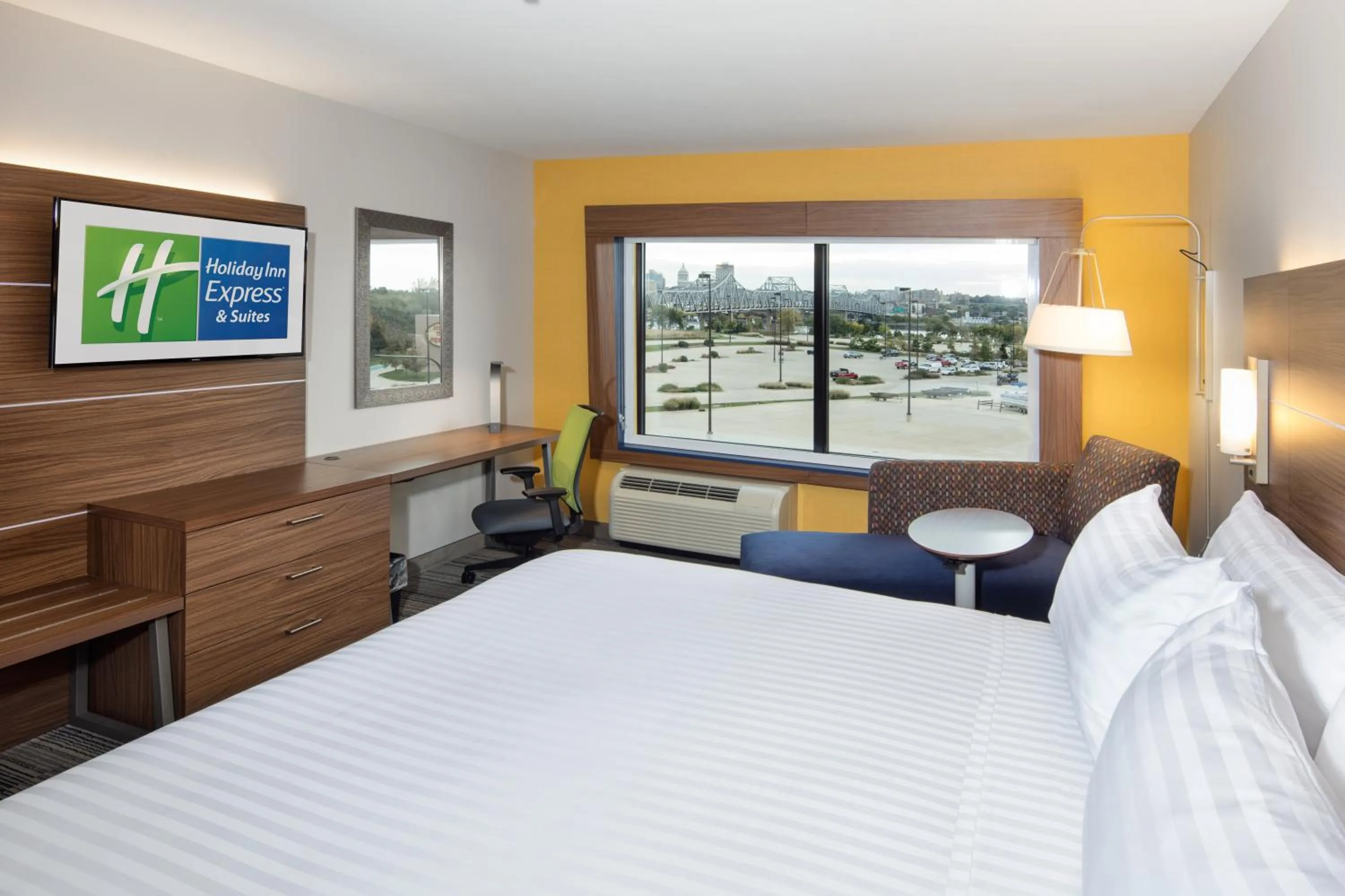 King Room - Hearing Accessible - Non-Smoking in Holiday Inn Express East Peoria - Riverfront by IHG