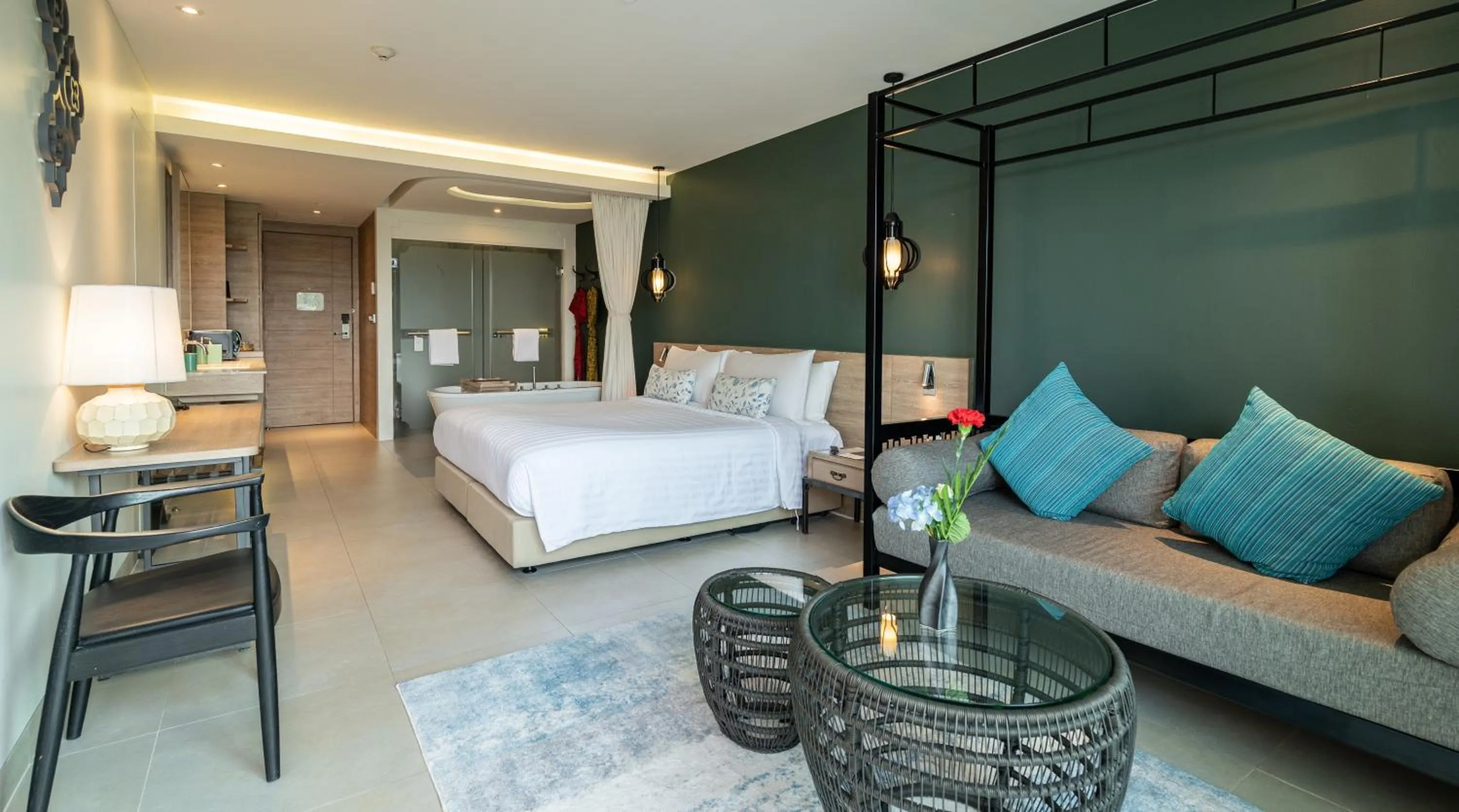 Premier King Room in Fusion Suites Phuket Patong