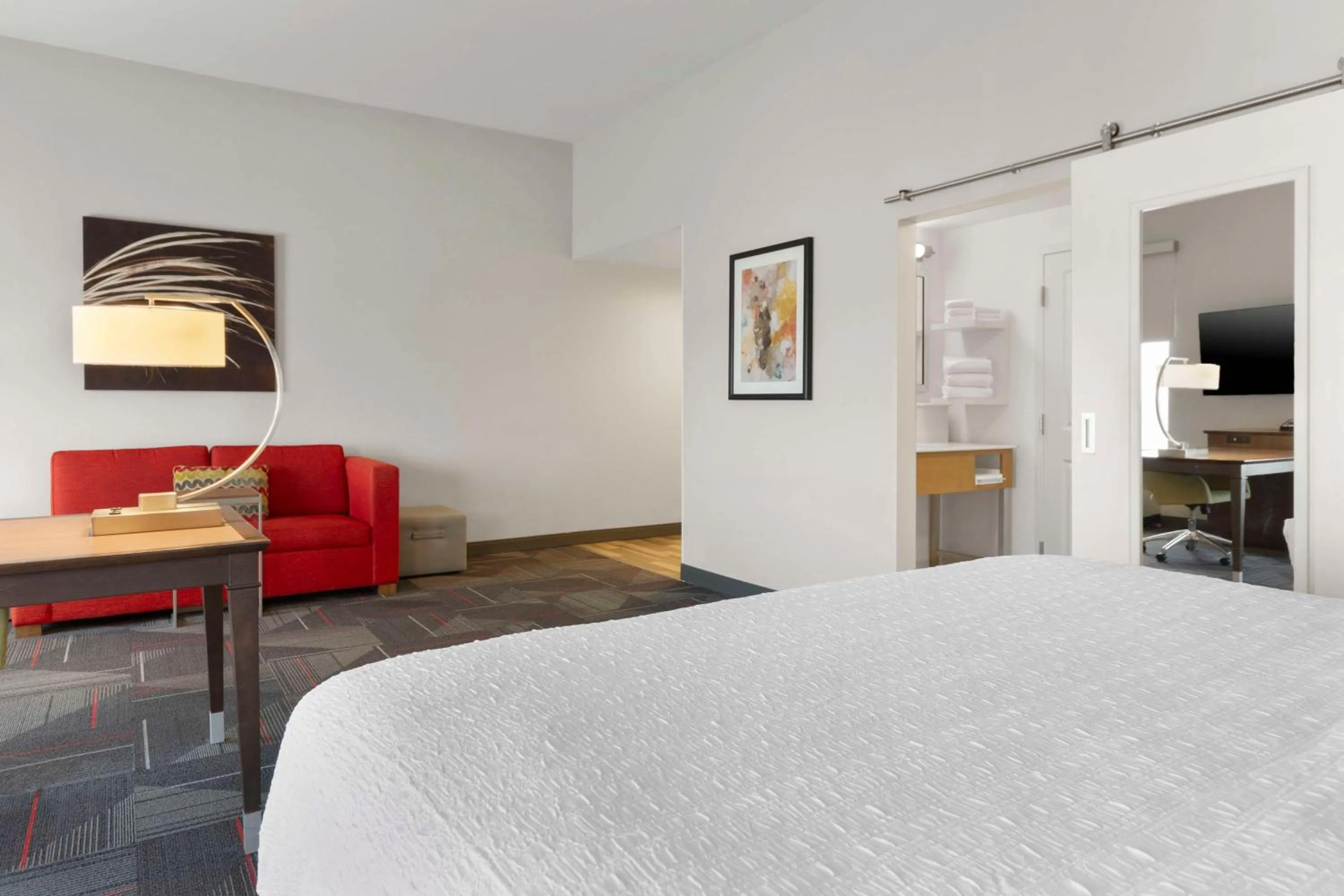 King Studio Suite with Sofa Bed - Hearing Access/Non-Smoking in Hampton Inn & Suites Columbus Scioto Downs