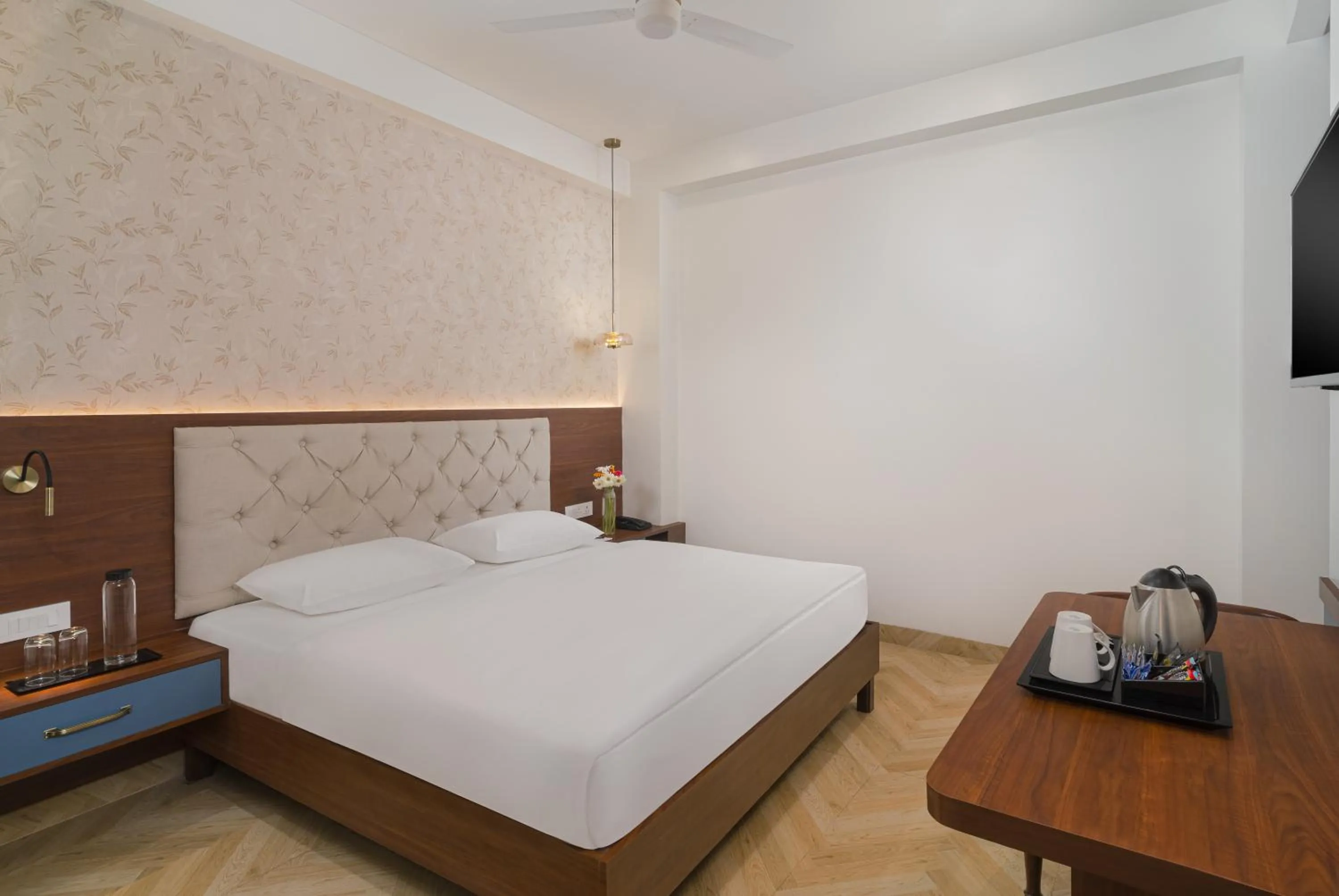 Deluxe Room in Hotel Ganga Maiya