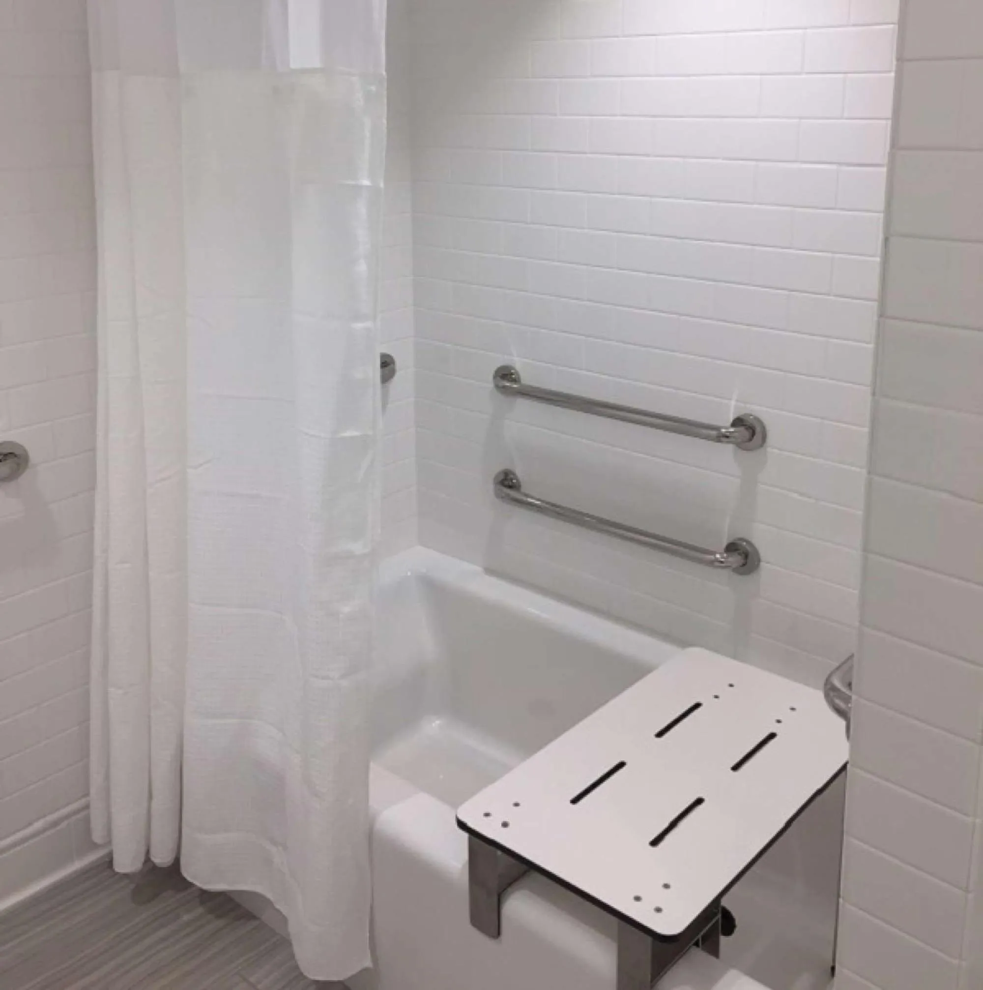 Accessible King Room with Partial Ocean View and Balcony in Oceans Edge Key West