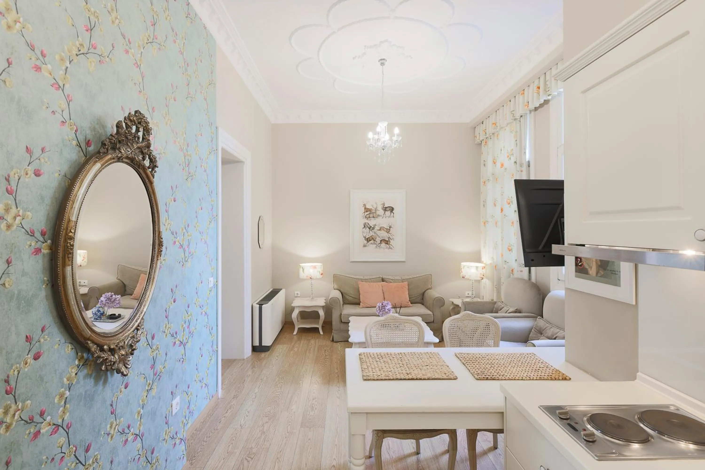 Luxury One-Bedroom Apartment in Gatto Perso Luxury Studios And Apartments