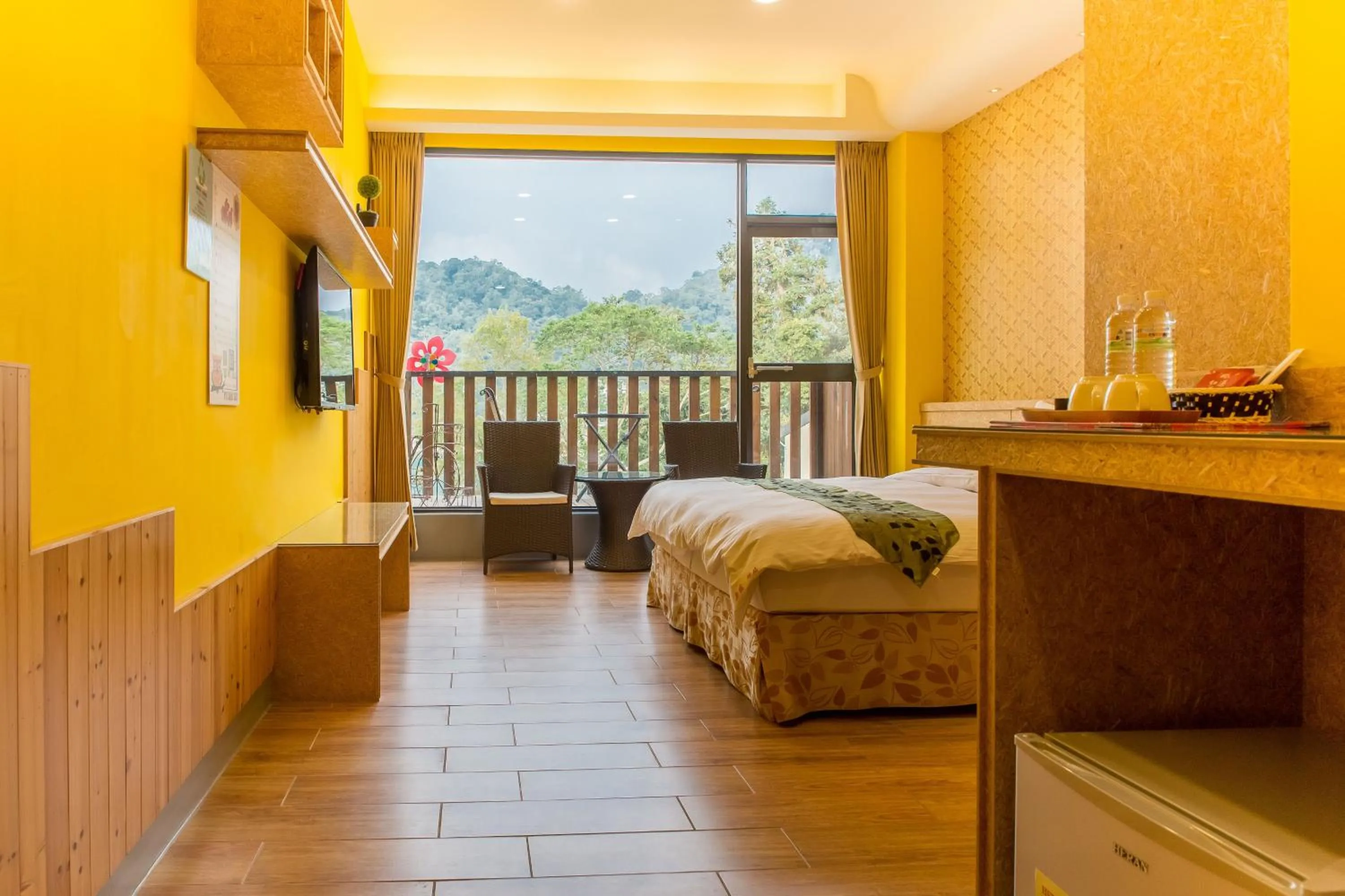 Deluxe Double Room with Balcony in Yuan Su B&B
