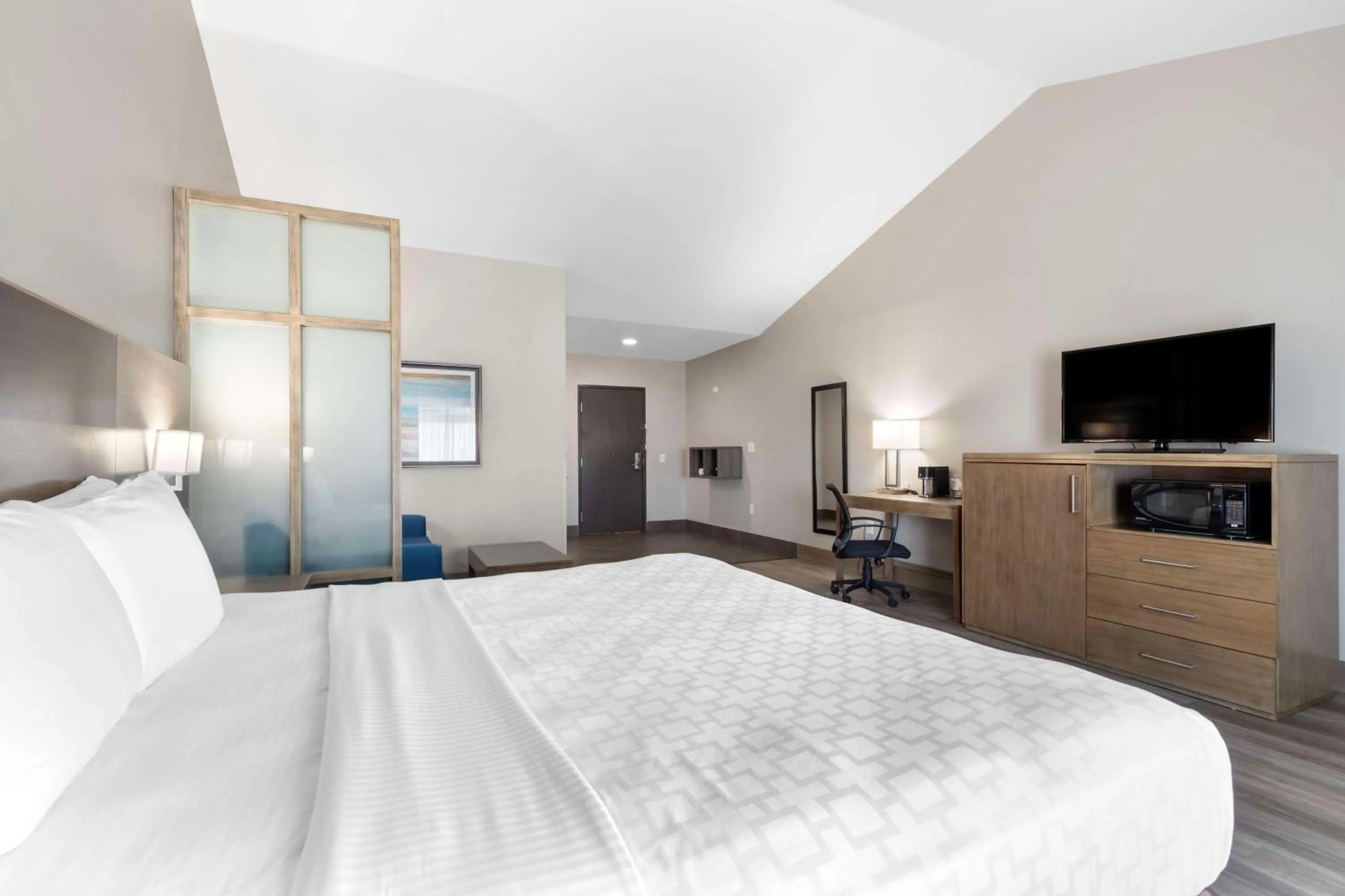 King Suite in Best Western Plus Downtown North