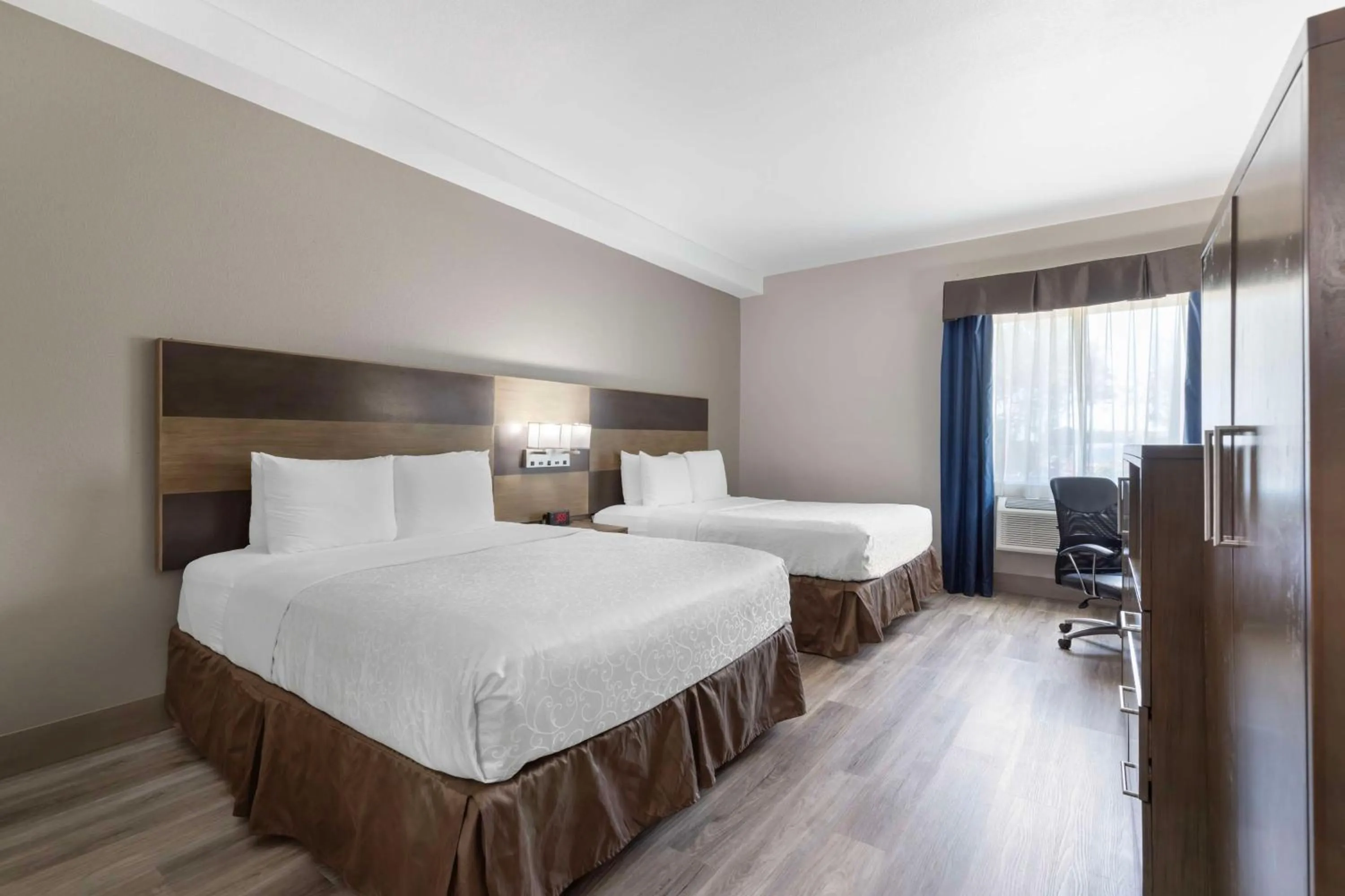 Queen Room with Two Queen Beds - Disability Access in Best Western Plus Downtown North