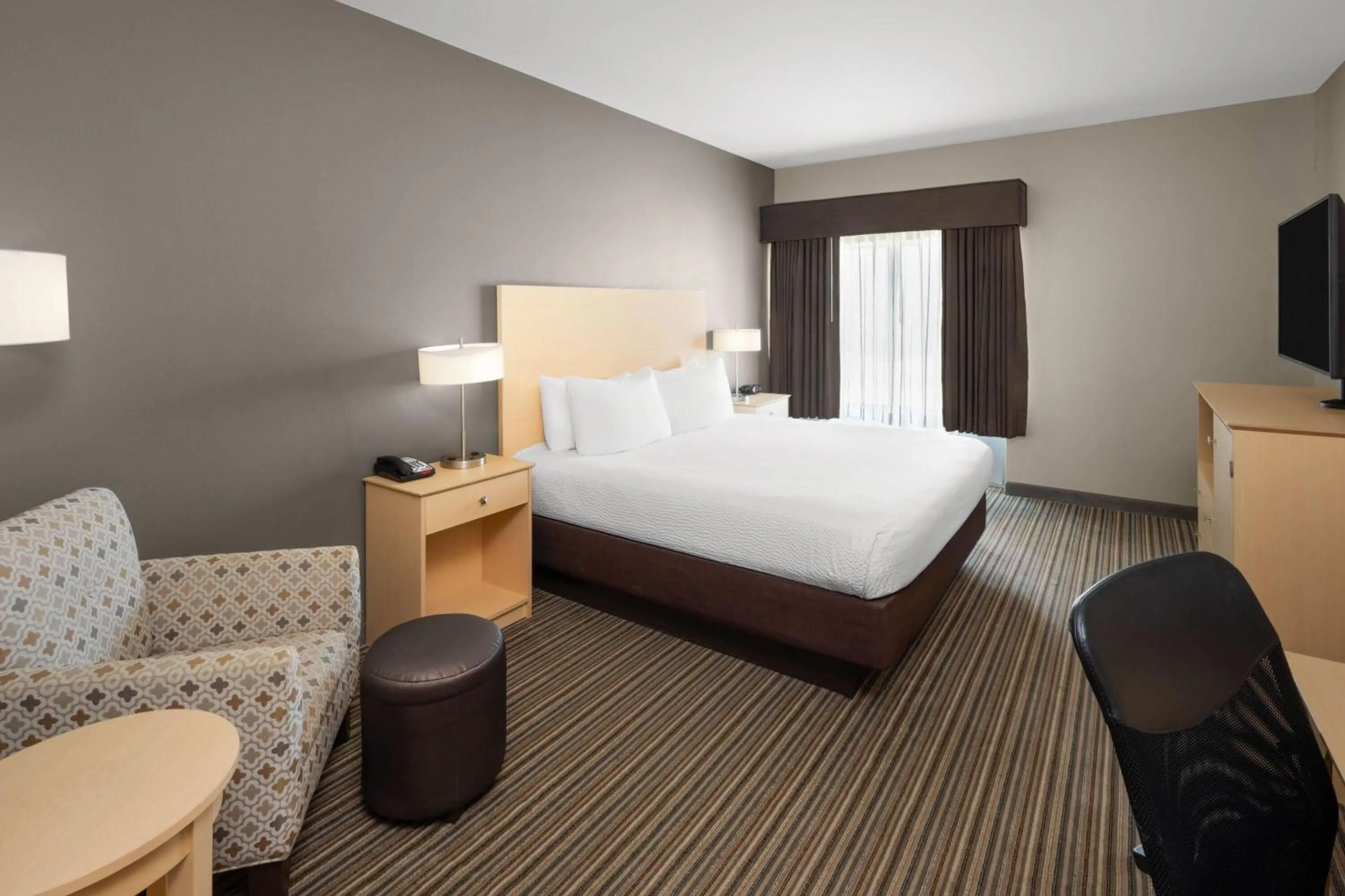 King Room - Non-Smoking in Stone Hill Norman, Trademark Collection by Wyndham